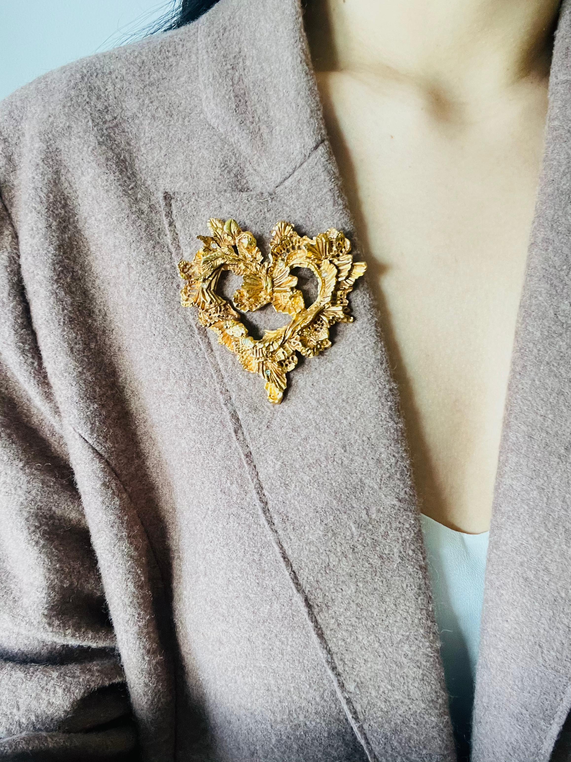 Christian Lacroix Vintage Noel 95 Heart Flower Leaf Bow Crystal Openwork Brooch For Sale 2