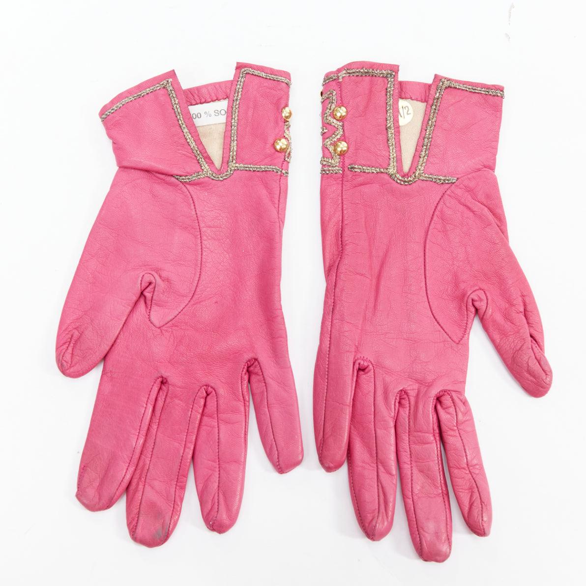 CHRISTIAN LACROIX Vintage pink leather gold stud embroidery short gloves Sz6.5
Reference: NKLL/A00492
Brand: Christian Lacroix
Material: Leather
Color: Pink, Gold
Pattern: Solid
Closure: Slip On
Lining: Cream Silk
Extra Details: Gold studs with