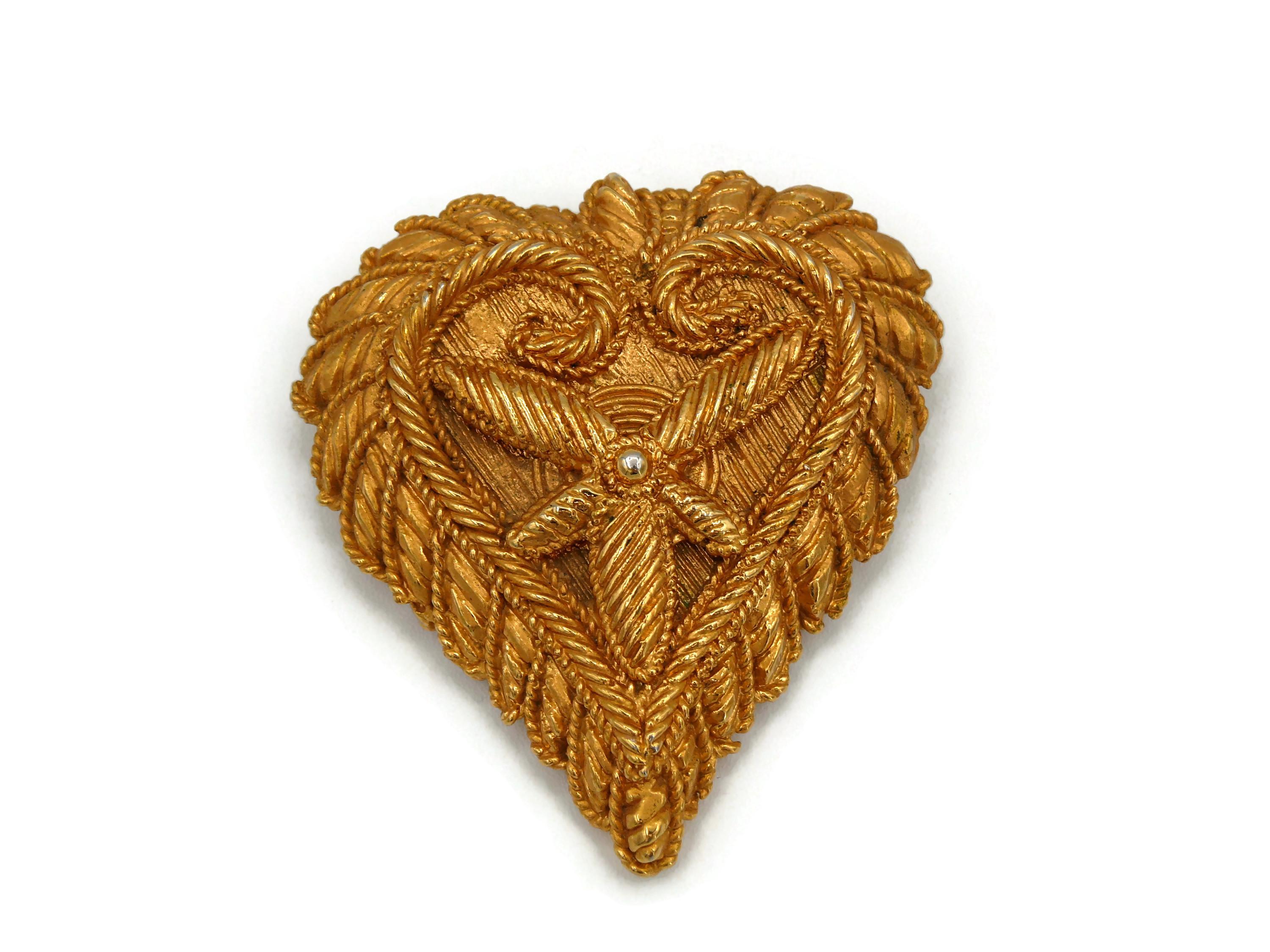 CHRISTIAN LACROIX Vintage Resin Heart Brooch In Good Condition For Sale In Nice, FR