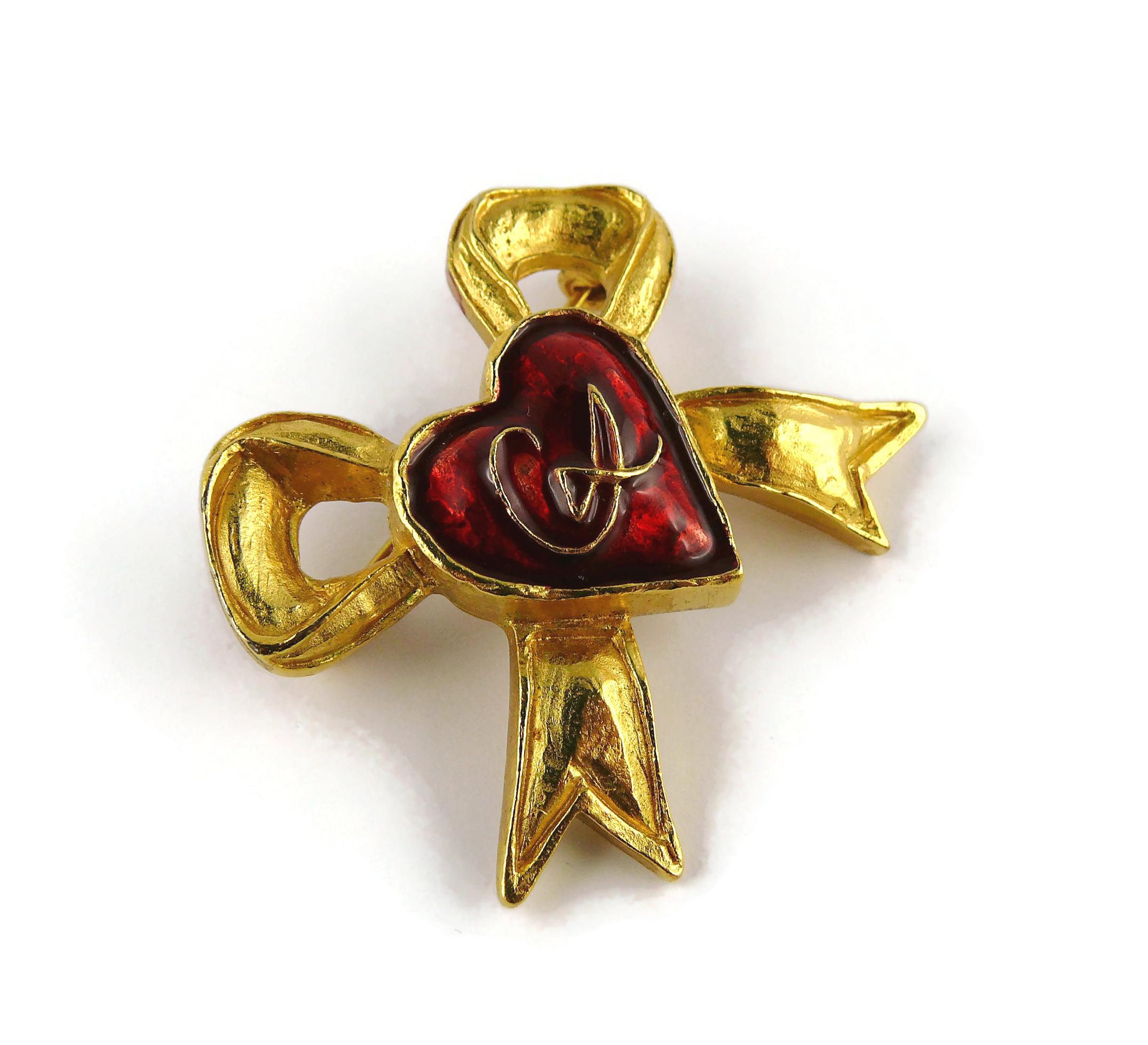 Christian Lacroix Vintage Lazo de cinta Broche corazón esmaltado rojo en Bueno estado para la venta en Nice, FR