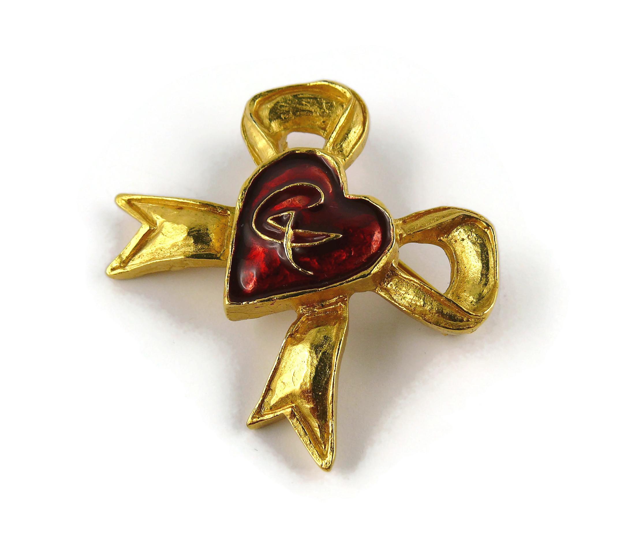 Christian Lacroix Vintage Ribbon Bow Red Enamel Heart Brooch In Good Condition For Sale In Nice, FR