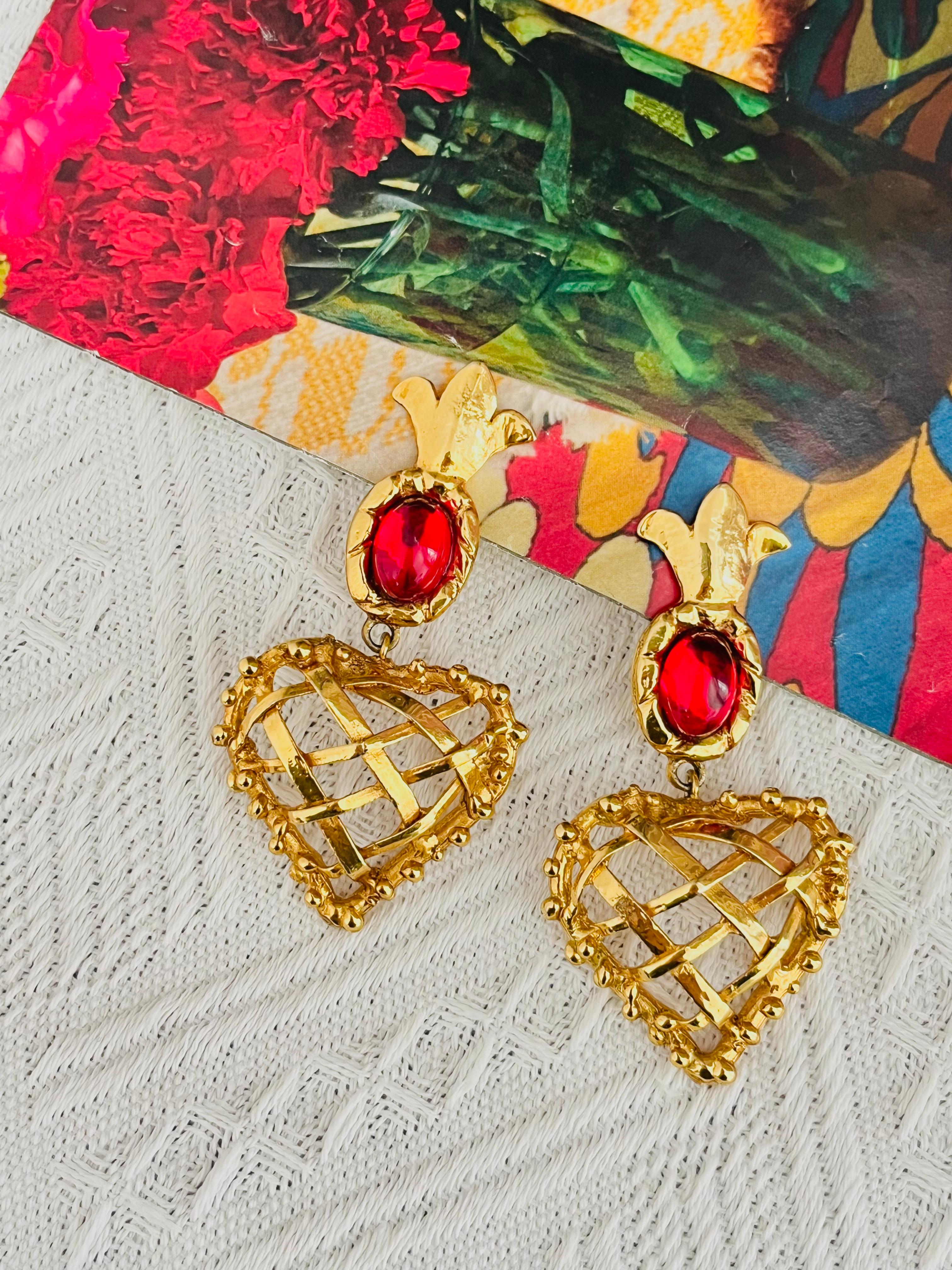 Christian Lacroix Vintage Ruby Heart Pineapple Criss Cross Drop Chunky Earrings In Good Condition For Sale In Wokingham, England