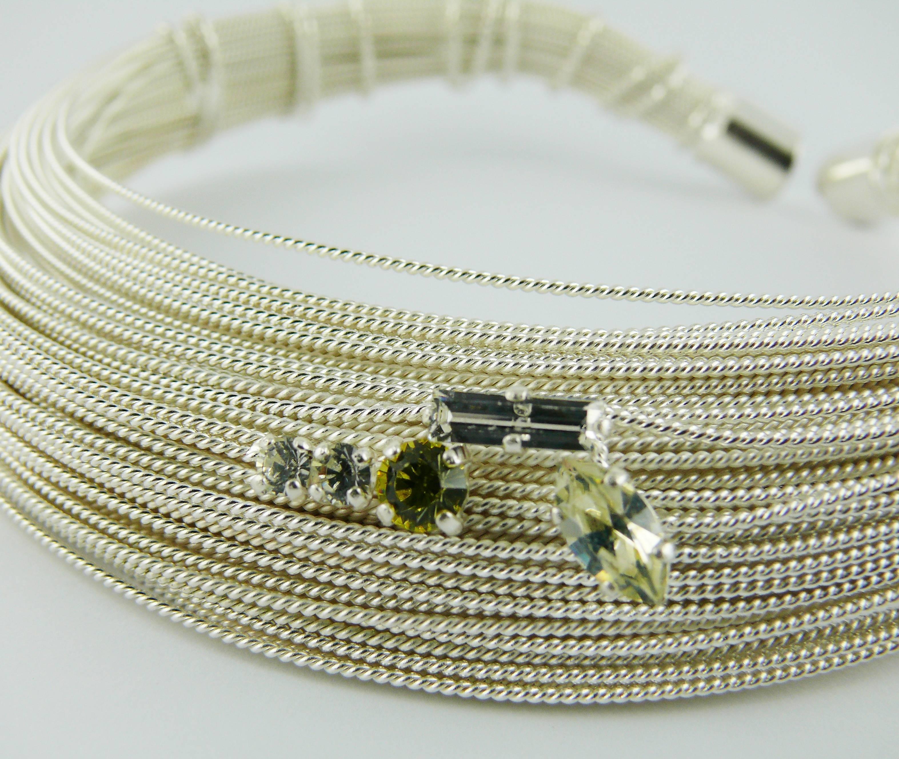 Donna Christian Lacroix Vintage, collana a girocollo rigida con fili intrecciati in tonalità argento in vendita