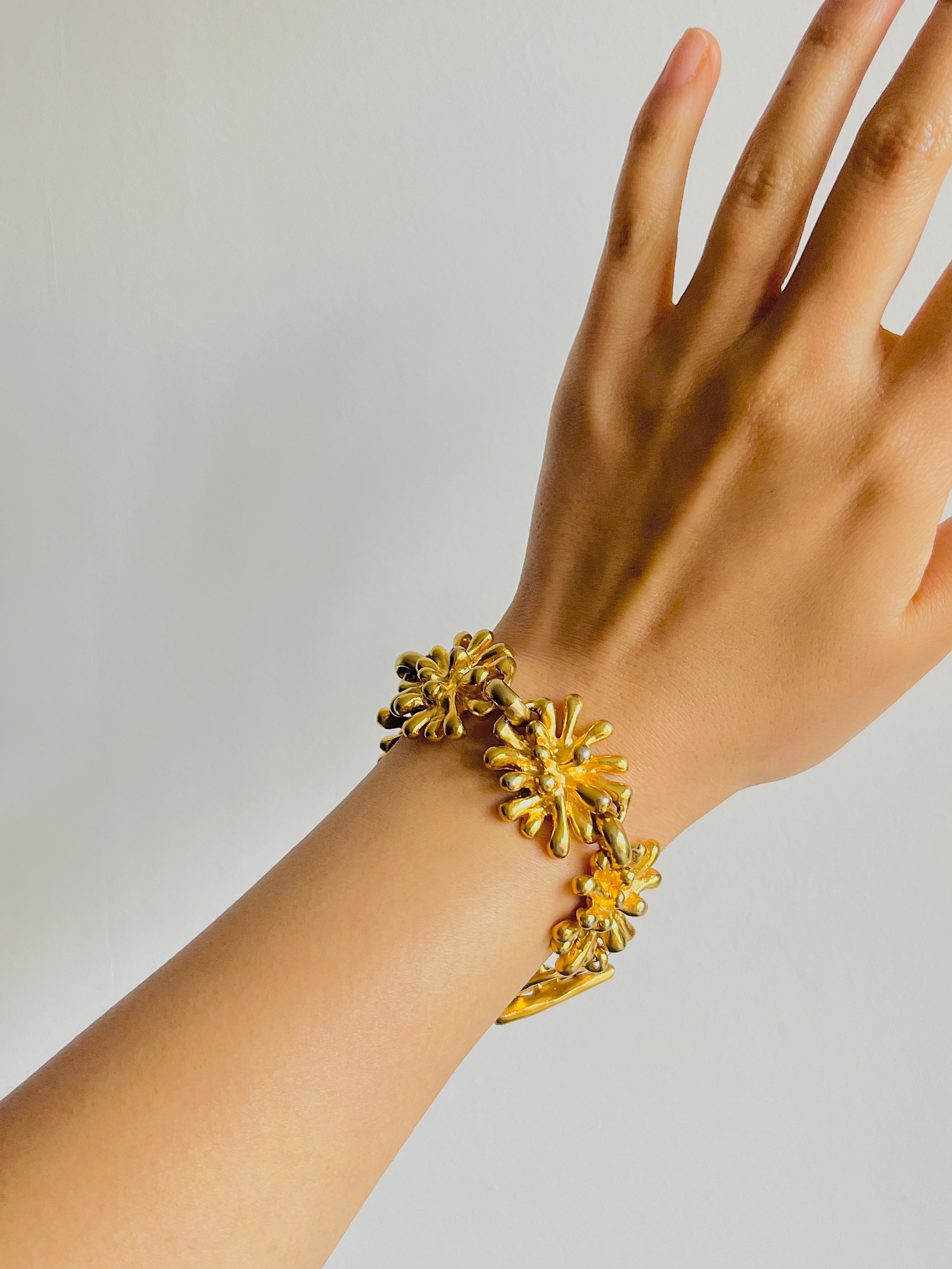 Women's or Men's Christian Lacroix Vintage Spark Firework Flower 5 Charm Chunky Linked Bracelet For Sale