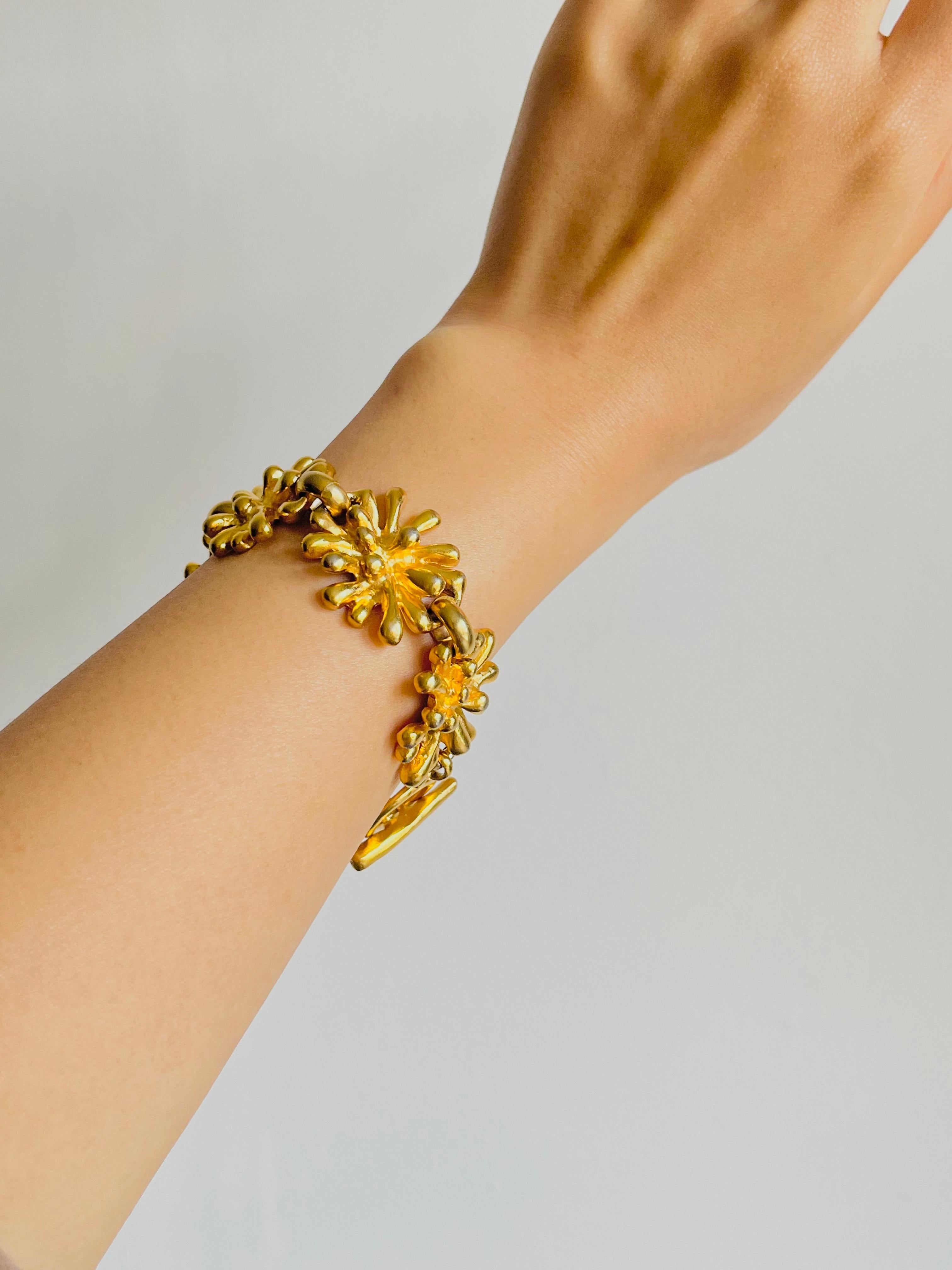 Christian Lacroix Vintage Spark Firework Flower 5 Charm Chunky Linked Bracelet For Sale 1