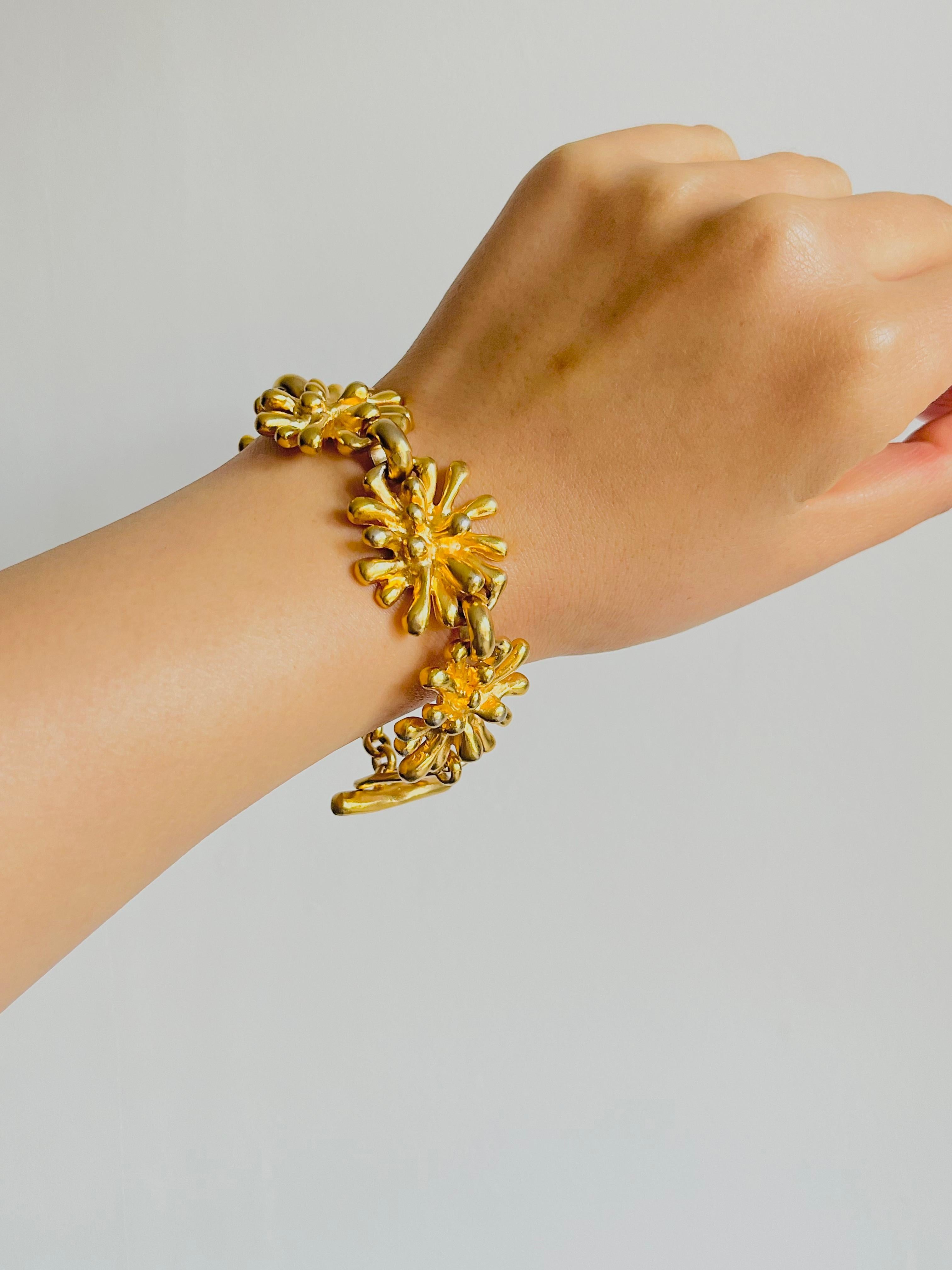 Christian Lacroix Vintage Spark Firework Flower 5 Charm Chunky Linked Bracelet For Sale 2