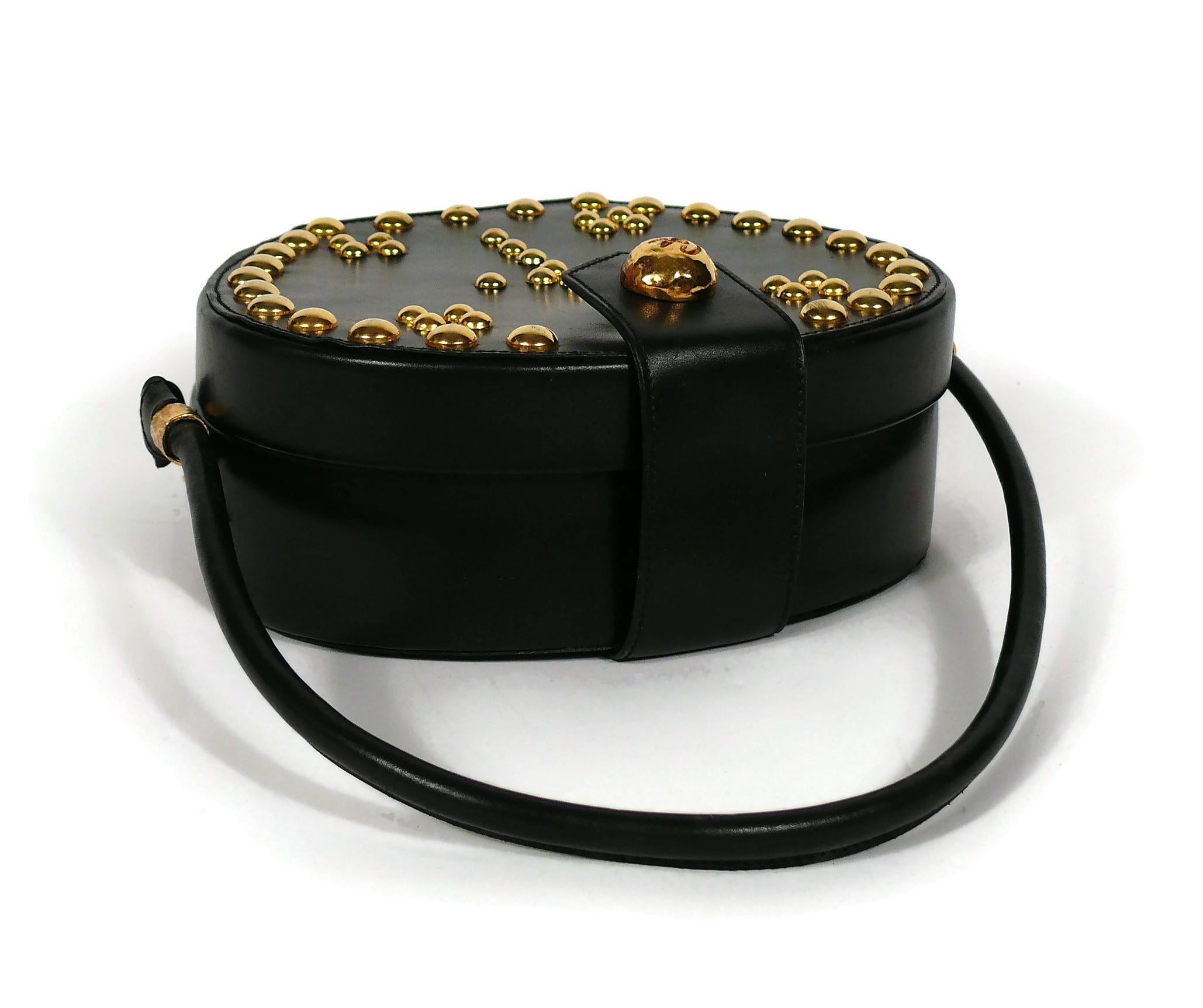 Christian Lacroix Vintage Gothic inspirierte Tasche aus schwarzem Leder mit Nieten im Angebot 6