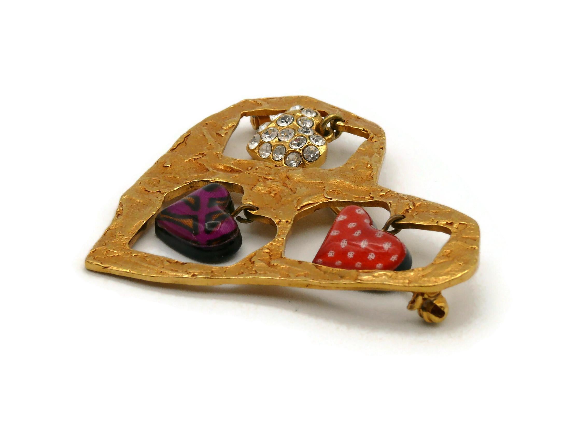CHRISTIAN LACROIX Vintage Texturierte Gold getönte Herzanhänger-Brosche im Angebot 5