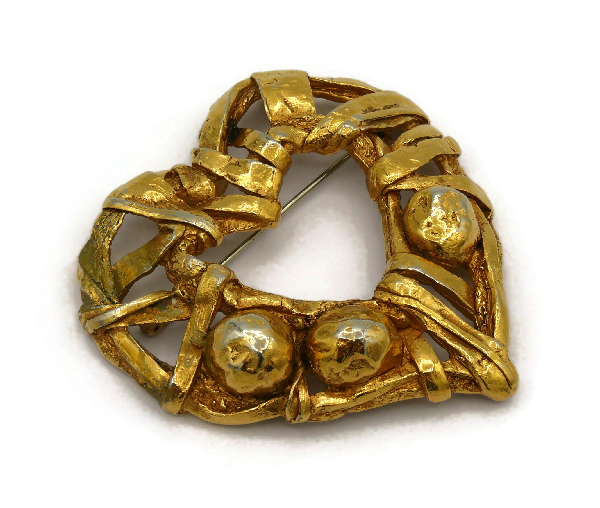 CHRISTIAN LACROIX Vintage Textured Heart Brooch In Fair Condition For Sale In Nice, FR