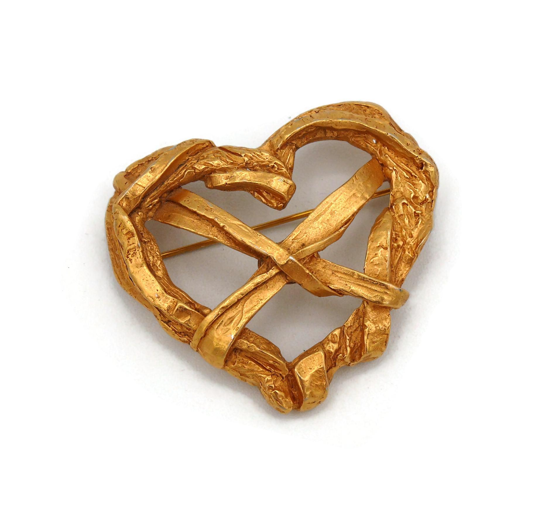 Women's CHRISTIAN LACROIX Vintage Textured Ribbon Heart Brooch For Sale