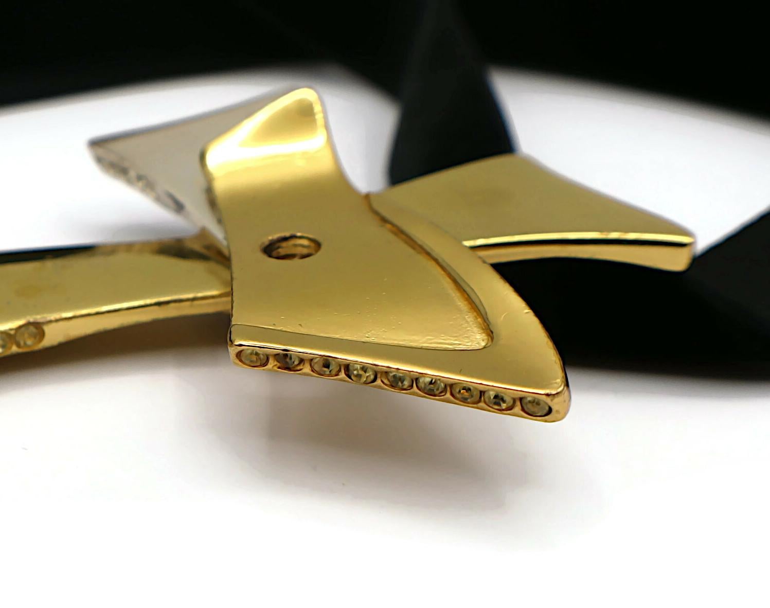 CHRISTIAN LACROIX Vintage Zweifarbiger Kreuzanhänger mit Kreuzanhänger im Angebot 6