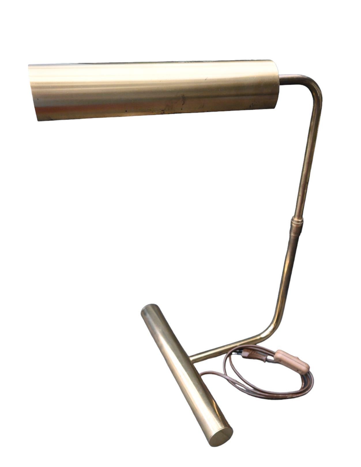 Christian Liaigre, Schreibtischlampe aus vergoldetem Metall, um 1990 (Französisch) im Angebot
