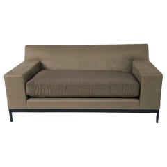 Christian Liaigre Holly Hunt Boudha gepolsterte Loveseats, 2 verfügbar