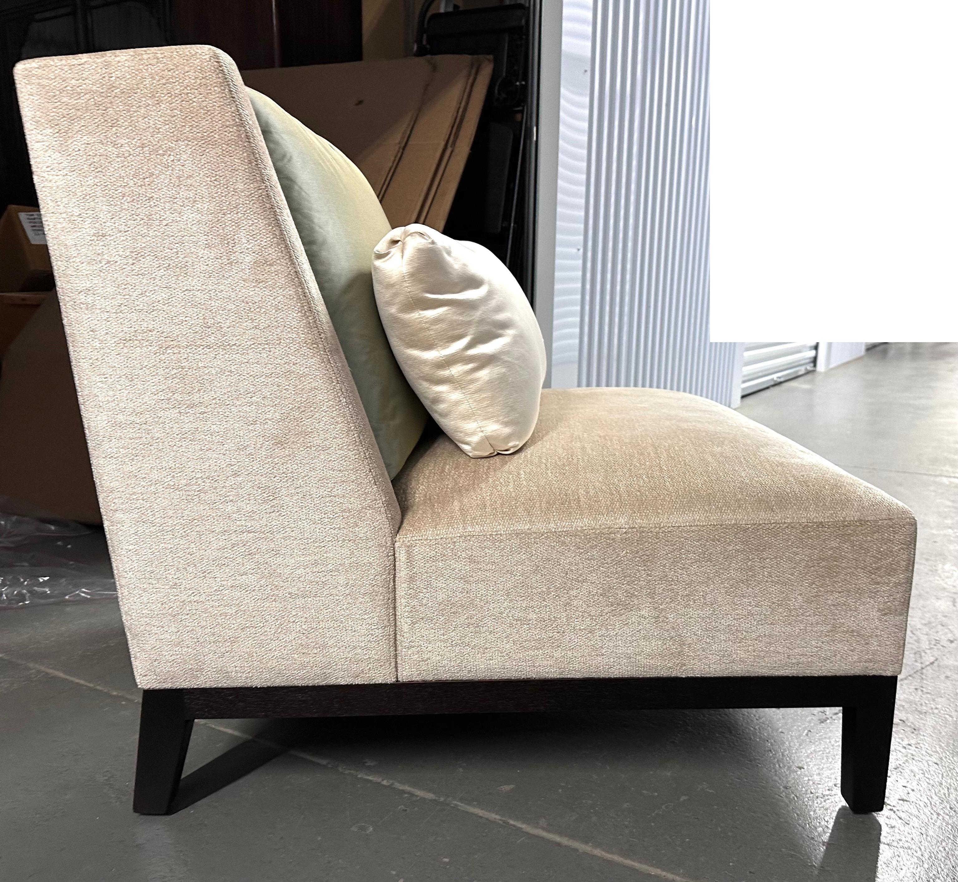 Christian Liaigre Sillón Latino Holly Hunt, Beige Crema Verde Seda 2015 Textil en venta