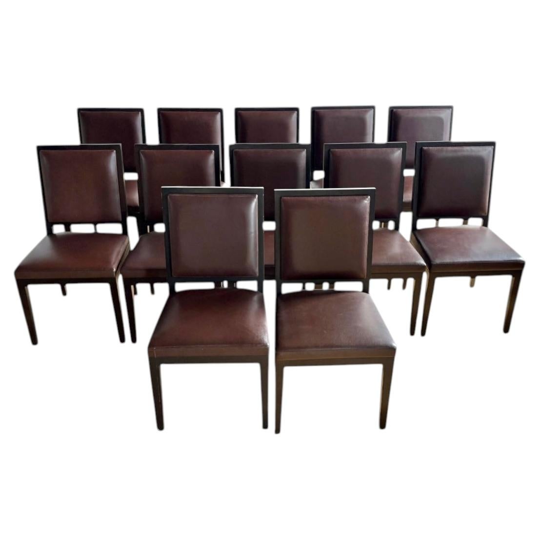 Lot de 12 chaises de salle à manger « Louis XVI » de Christian Liaigre, en cuir marron foncé en vente