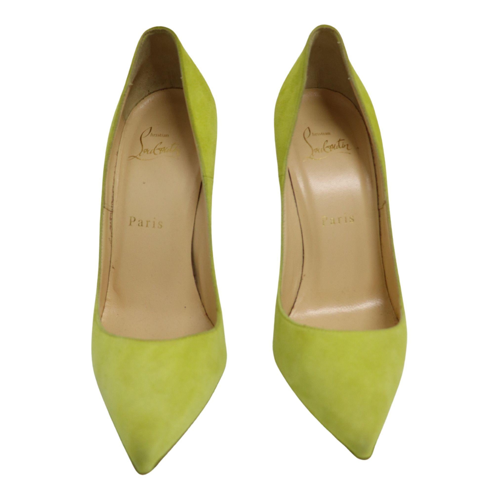 Christian Louboutin -37,5-Lime Green 'So Kate' Pumps aus Wildleder im Zustand „Gut“ im Angebot in Amman, JO