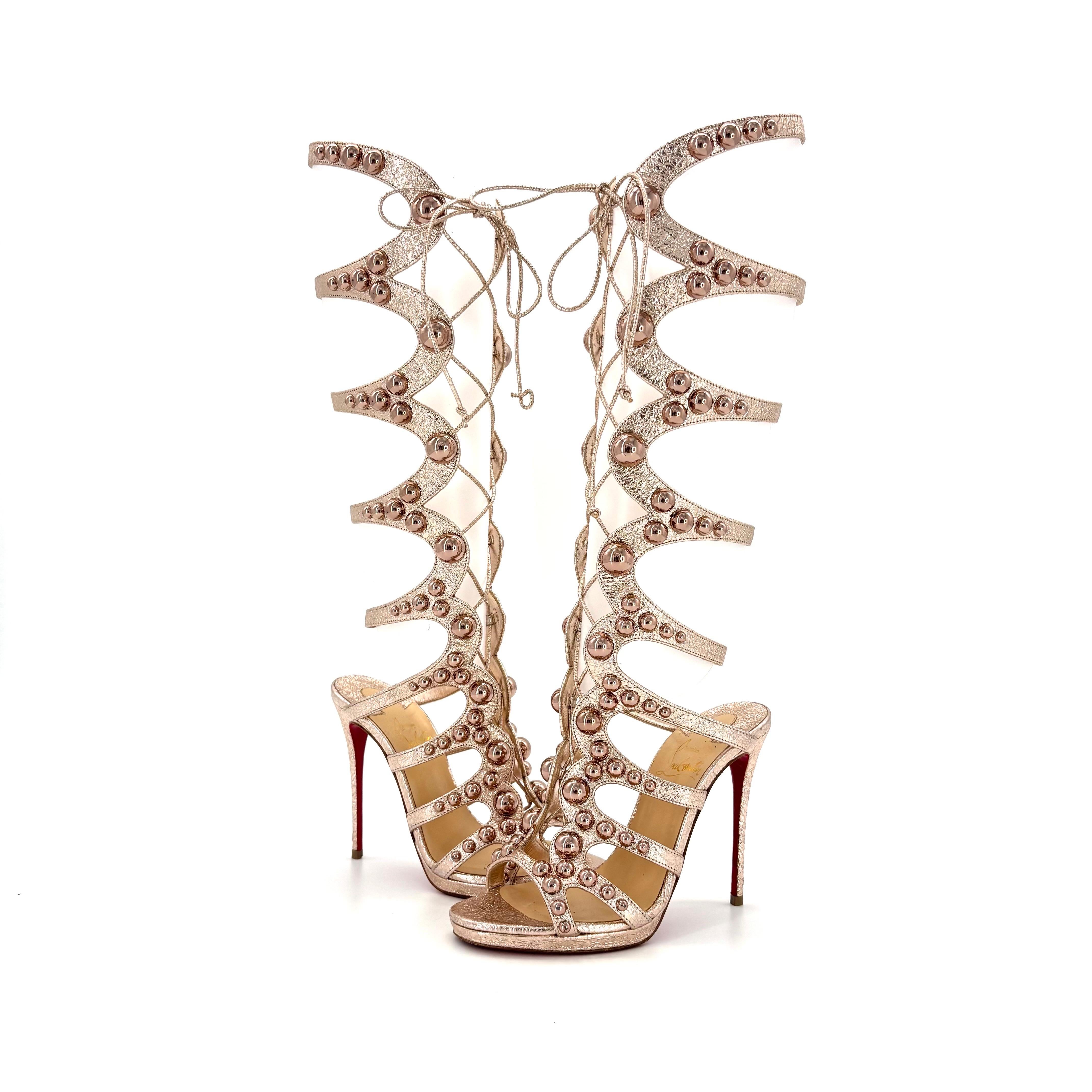 Christian Louboutin Amazoutiful 120 Rose Gold Gladiator Knee High Sandals 35.5 Bon état - En vente à Mechanicsville, VA