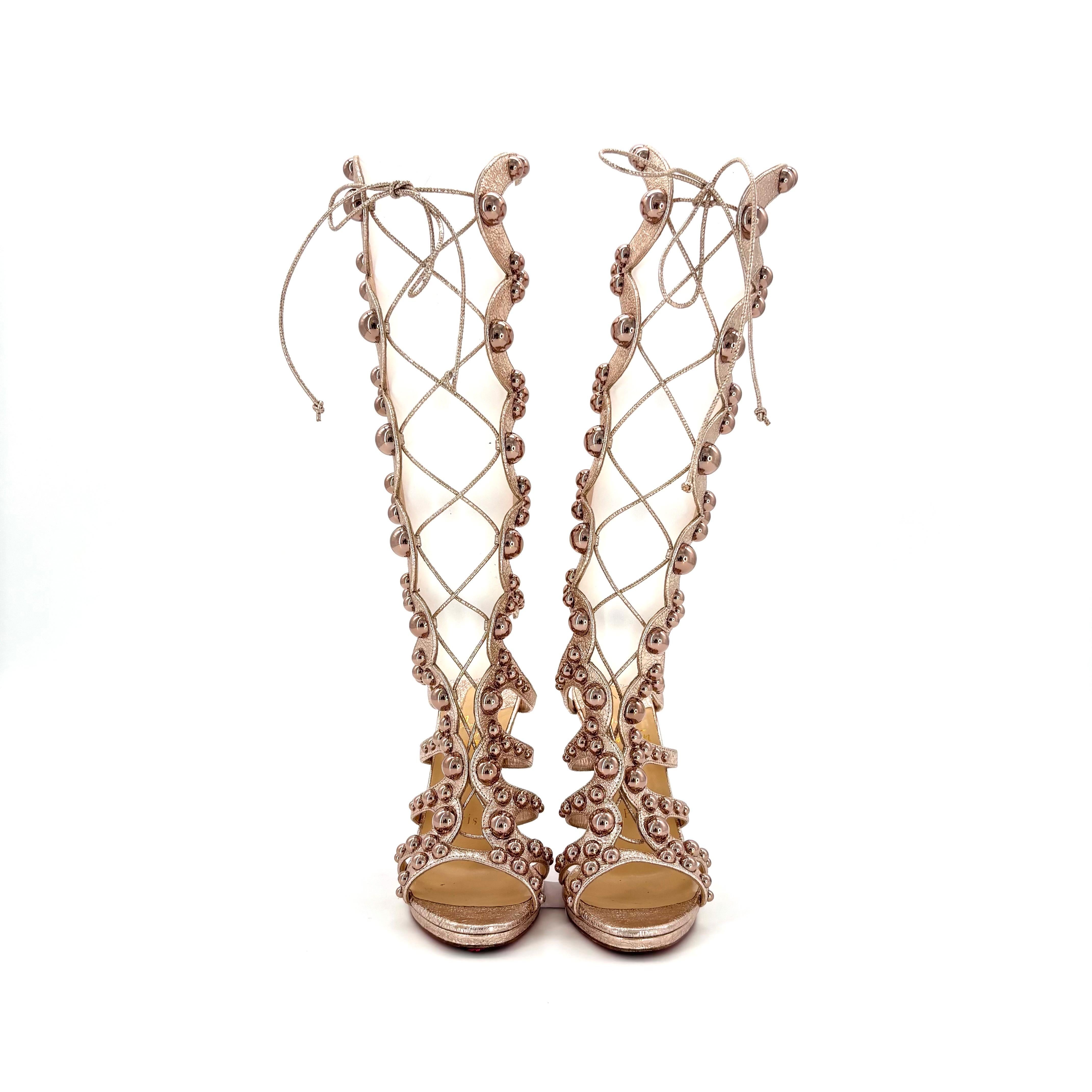 Christian Louboutin Amazoutiful 120 Rose Gold Gladiator Knee High Sandals 35.5 en vente 1