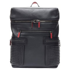 CHRISTIAN LOUBOUTIN Apoloubi: schwarze, große Rucksack-Tasche aus Leder mit Spikesbesatz