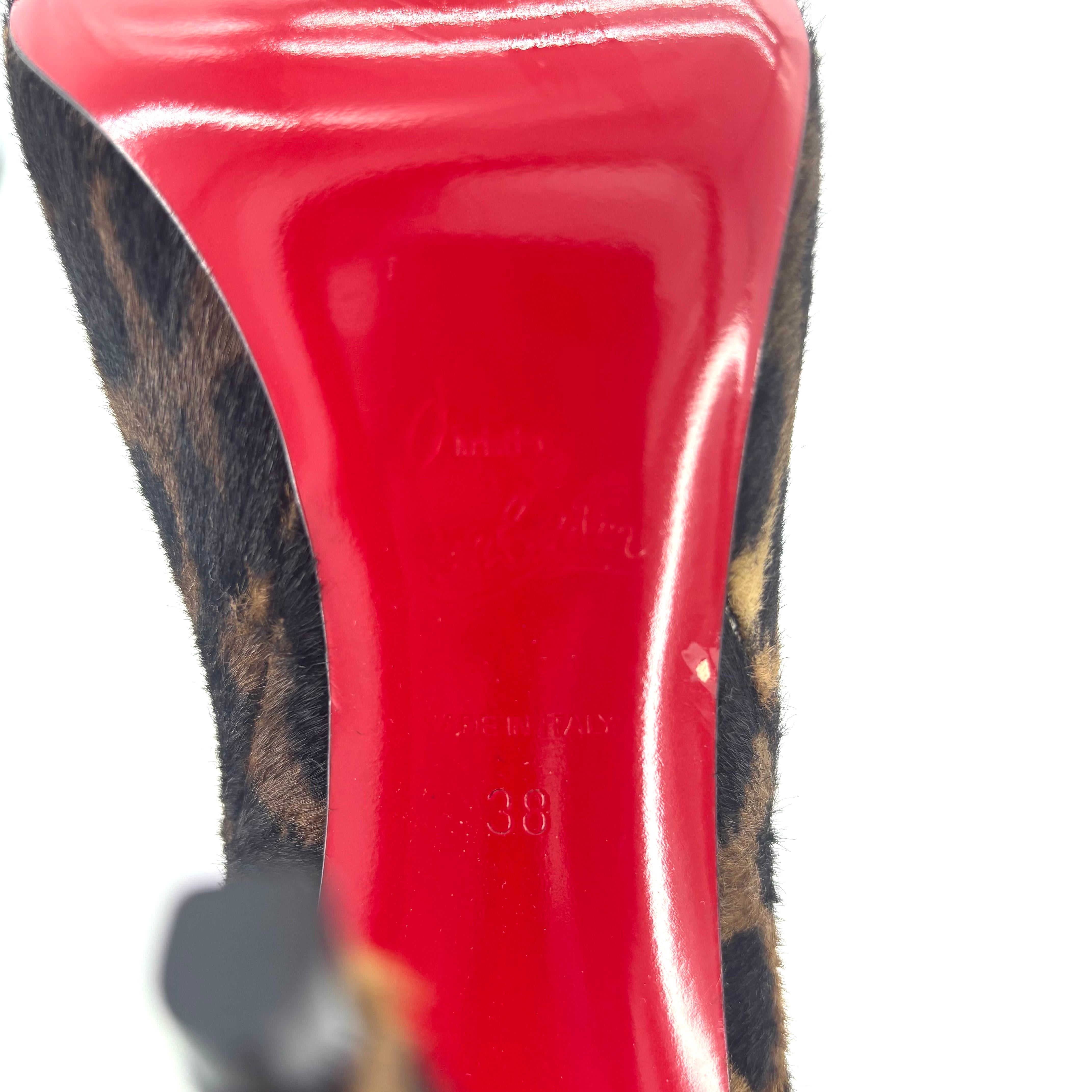 Christian Louboutin Botín Astrilarge 100 Pony Botas con estampado de leopardo 38 en venta 2