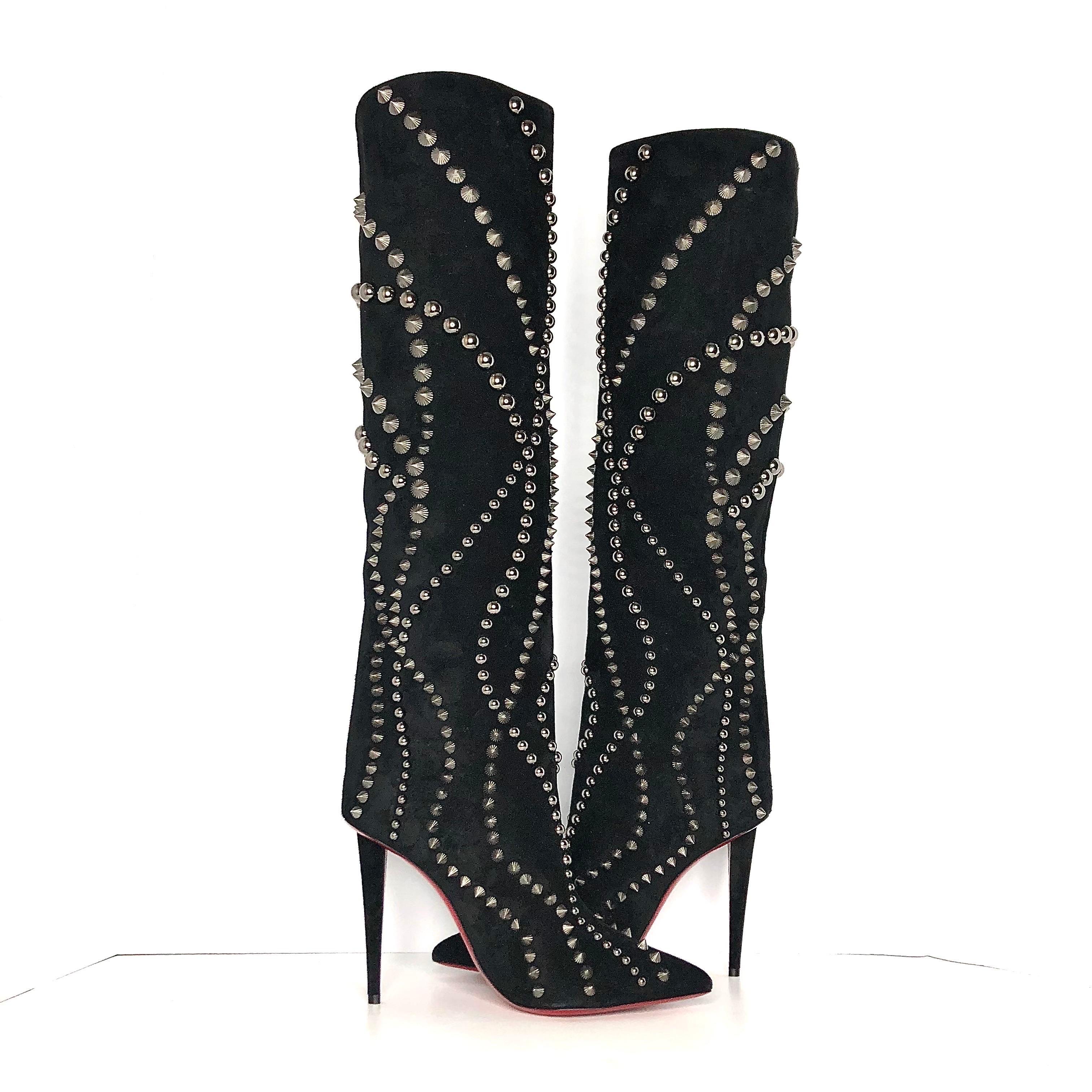 Christian Louboutin Astrilarge Botta Pika 100 Schwarzer Wildlederstiefel 39 im Zustand „Hervorragend“ im Angebot in Mechanicsville, VA