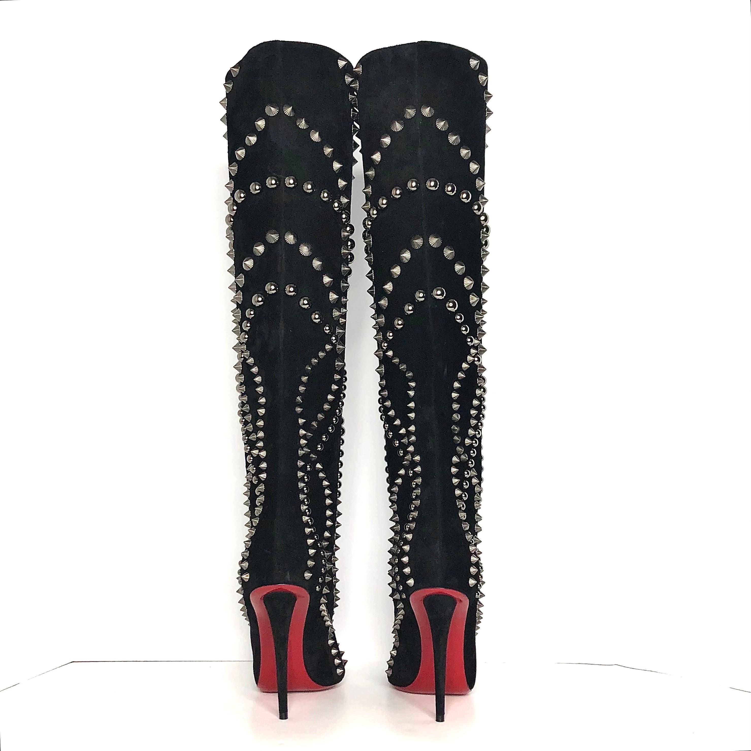 Christian Louboutin Astrilarge Botta Pika 100 Schwarzer Wildlederstiefel 39 Damen im Angebot