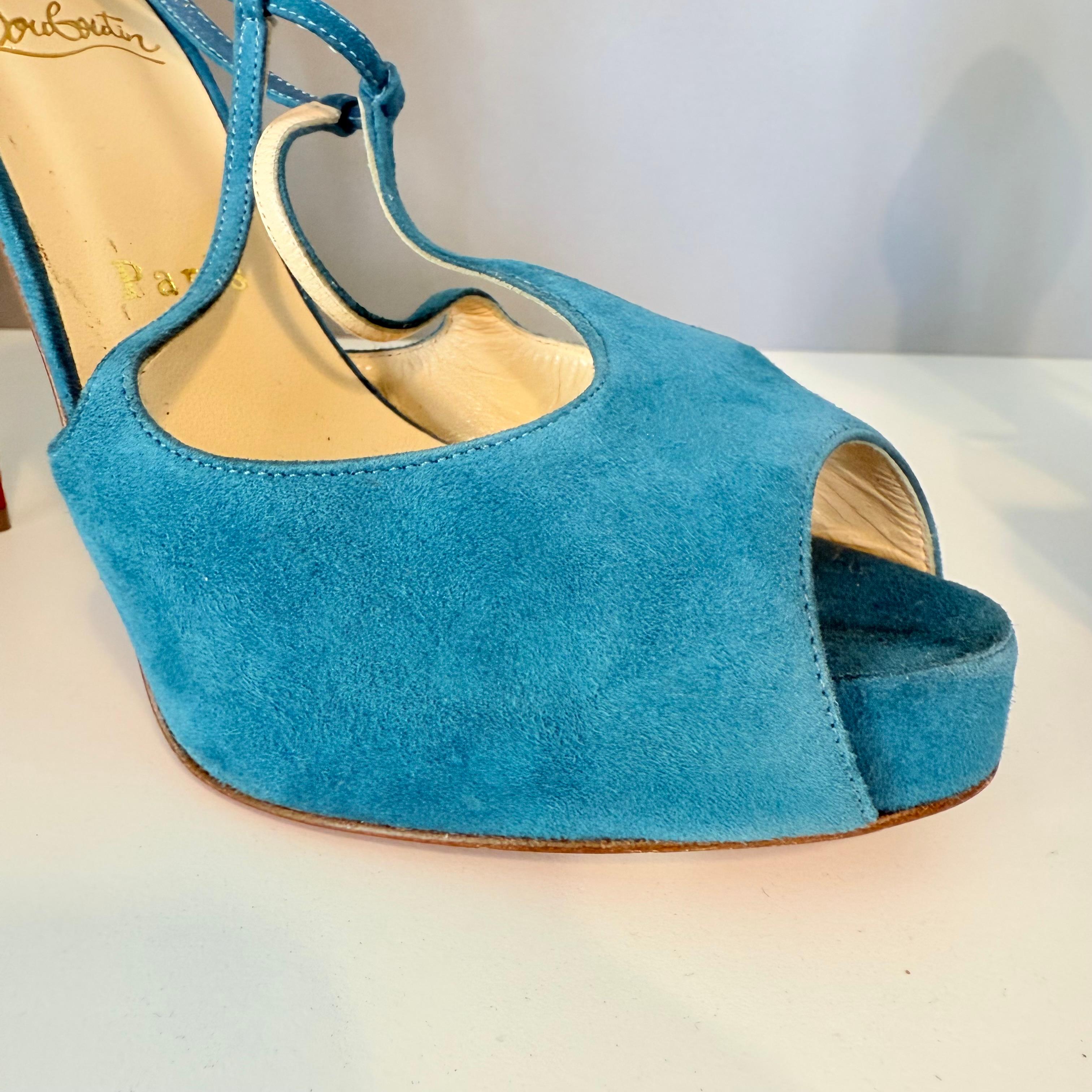 Christian Louboutin Avio Bleu Sandales en daim IT 37.5 Pour femmes en vente
