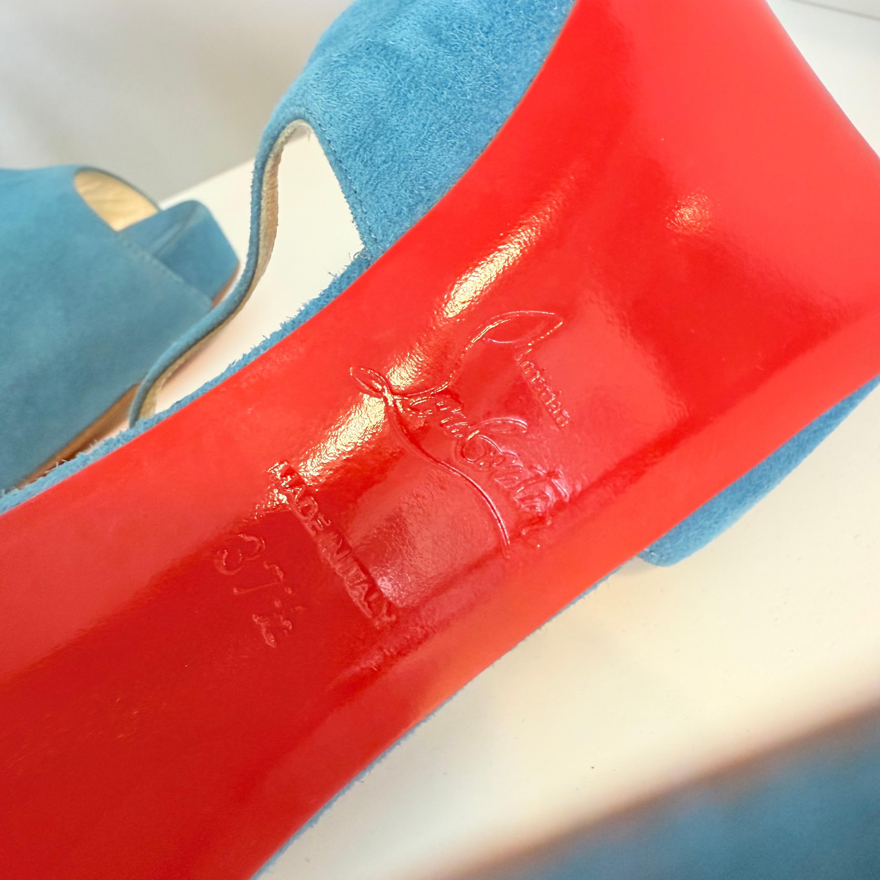 Christian Louboutin Avio Bleu Sandales en daim IT 37.5 en vente 4