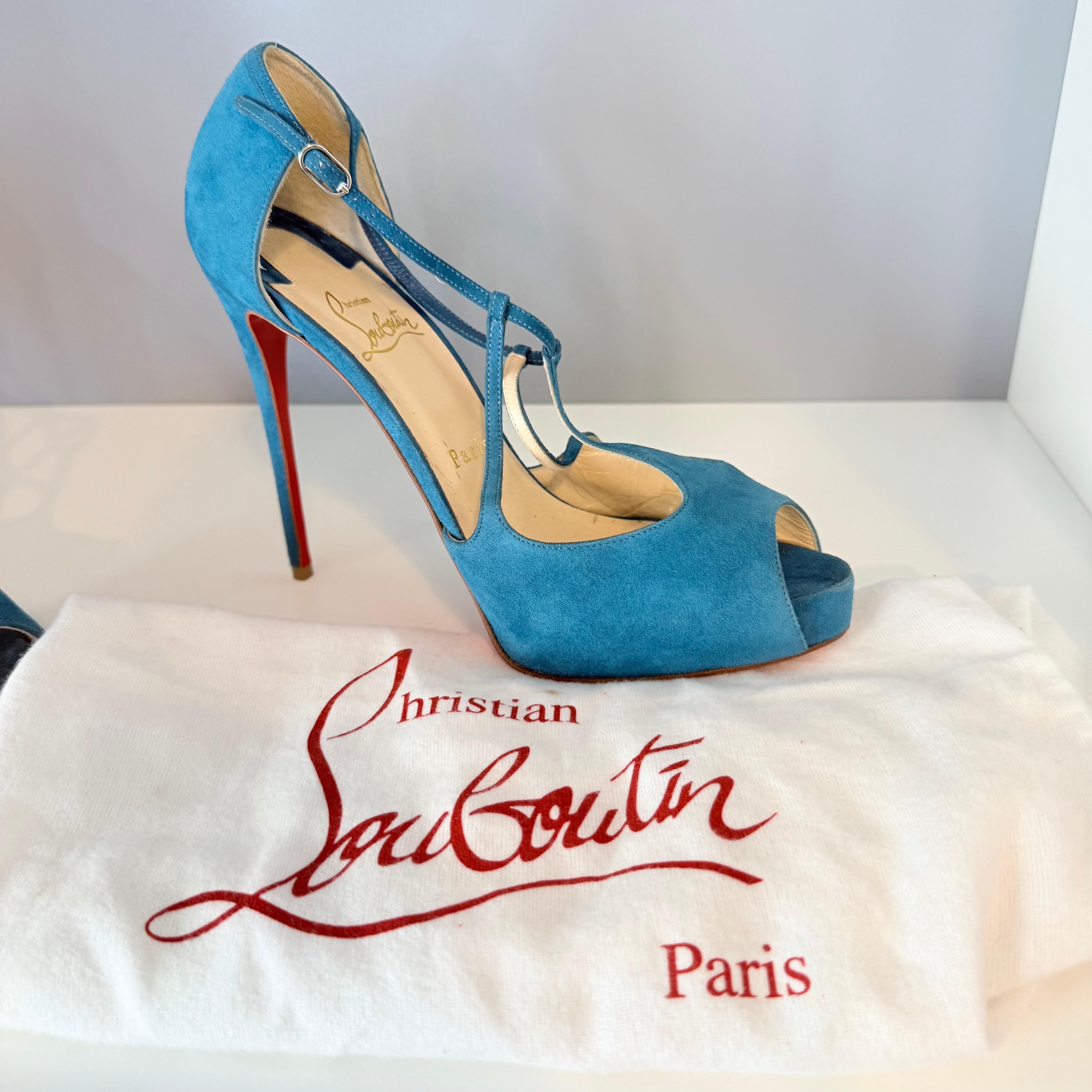 Christian Louboutin Avio Bleu Sandales en daim IT 37.5 en vente 5
