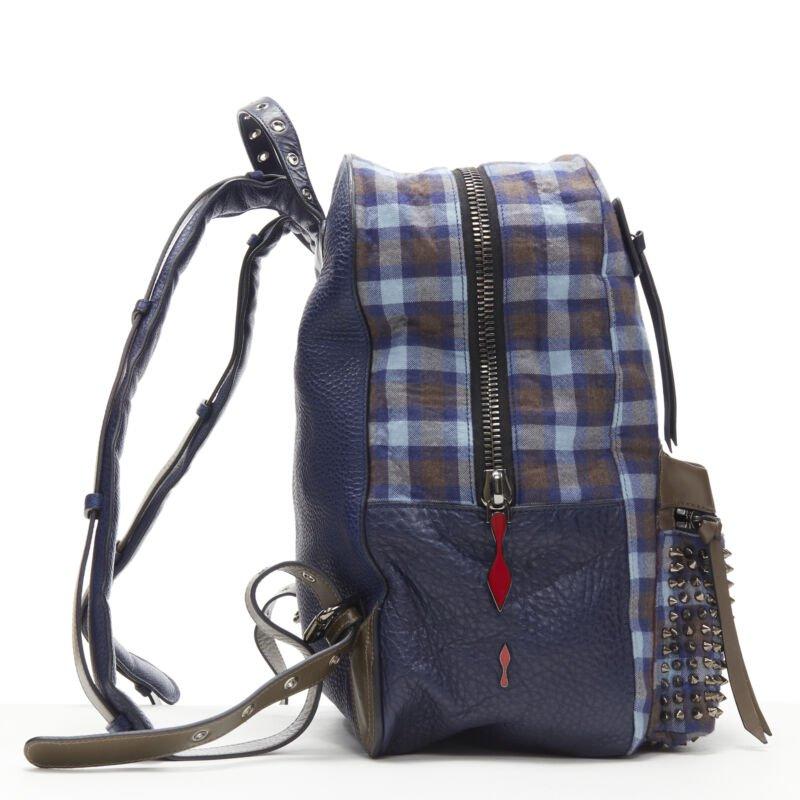CHRISTIAN LOUBOUTIN Backloubi borsa zaino con borchie a spillo in percalle blu e marrone In condizioni ottime in vendita a Hong Kong, NT