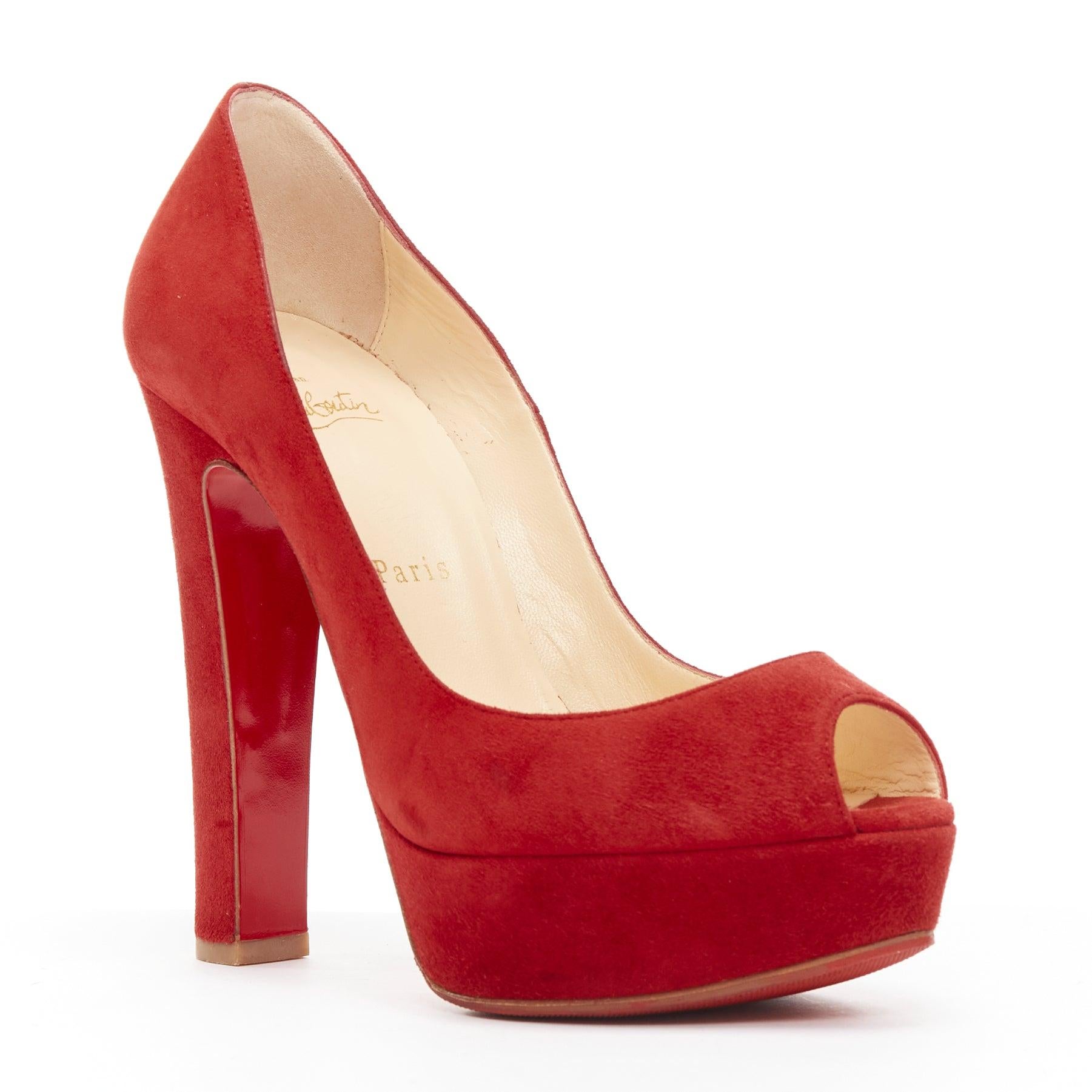 CHRISTIAN LOUBOUTIN Bambou 140 red suede peep toe platform chunky heel EU37
Reference: NKLL/A00118
Brand: Christian Louboutin
Model: Bambou 140
Material: Suede
Color: Red
Pattern: Solid
Lining: Brown Leather
Extra Details: Peep toe.
Made in: