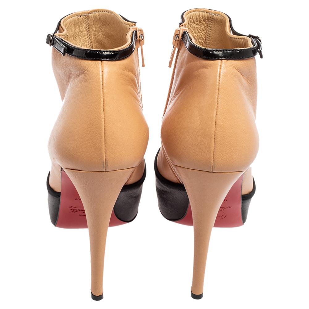 Women's Christian Louboutin Beige/Black Leather Bow Ankle Boots Size 36.5 For Sale