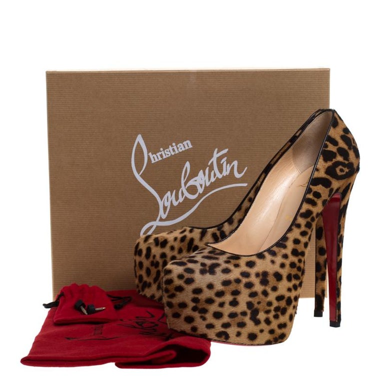 Christian Louboutin Beige/Black Leopard Print Calfhair Daffodile Pumps Size  39 For Sale at 1stDibs