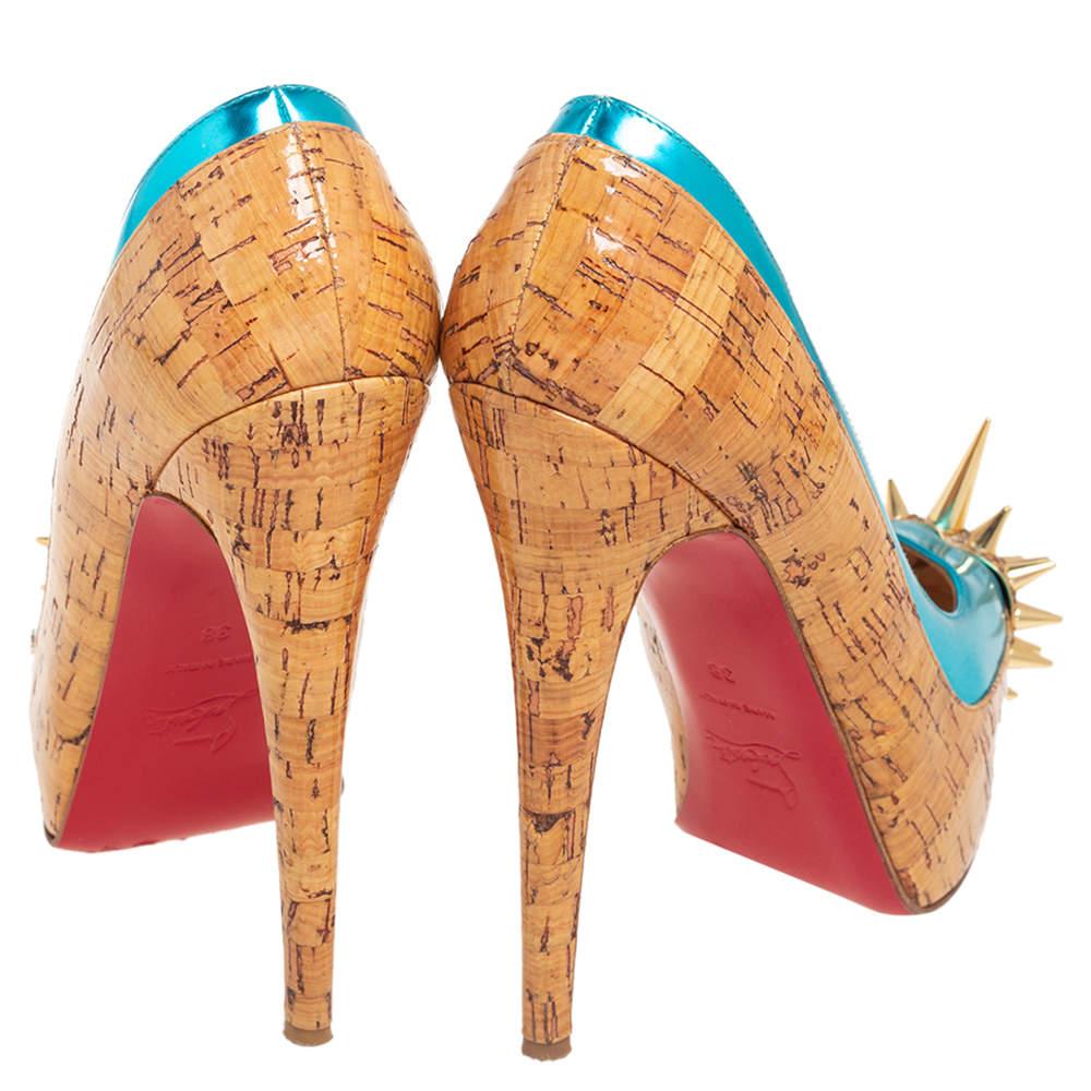 Christian Louboutin Beige/Blue Leather And Cork Asteroid Pumps Size 38 In Good Condition For Sale In Dubai, Al Qouz 2