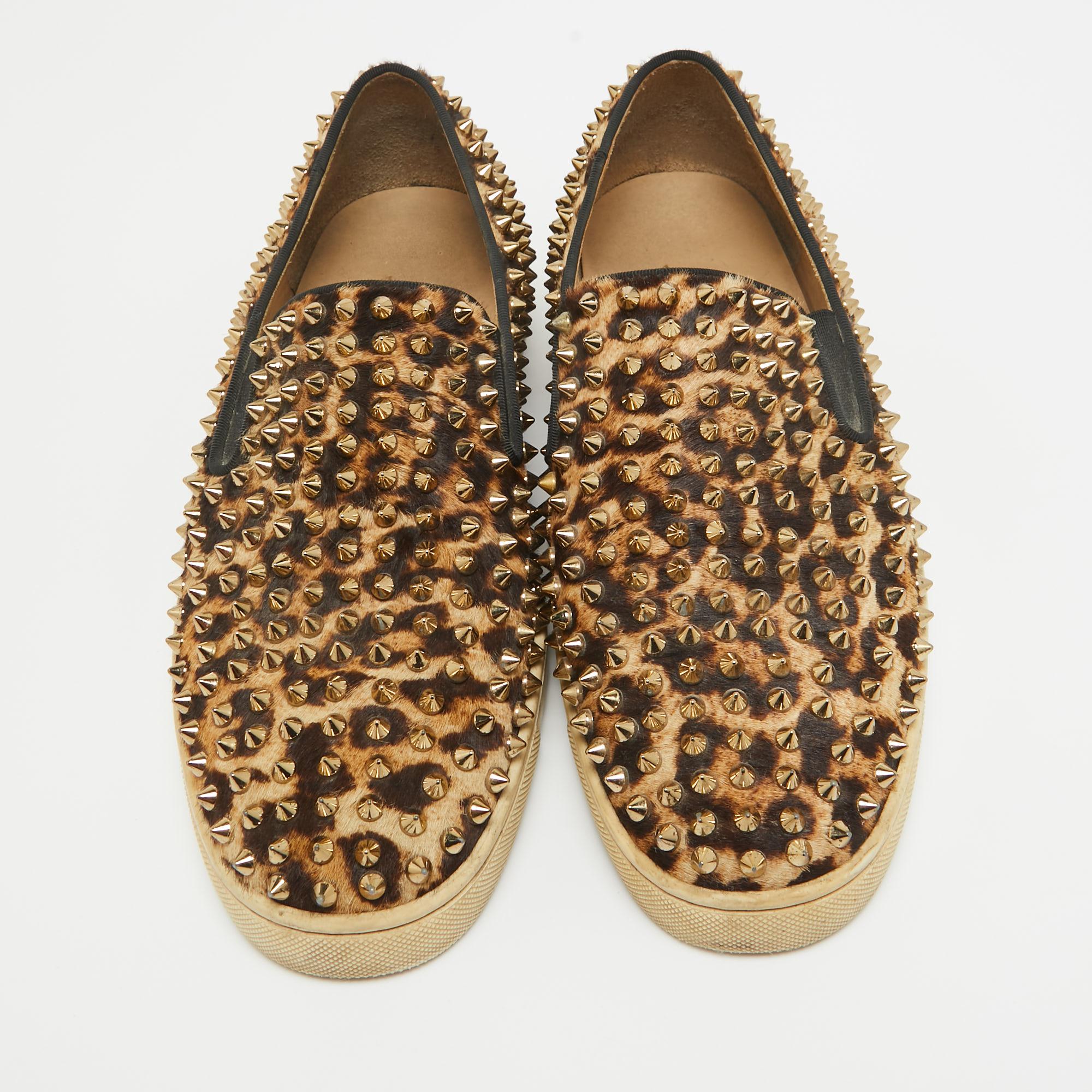 Christian Louboutin Beige/Brown Leopard Print Calf Hair Sneakers Size 40.5 In Good Condition For Sale In Dubai, Al Qouz 2