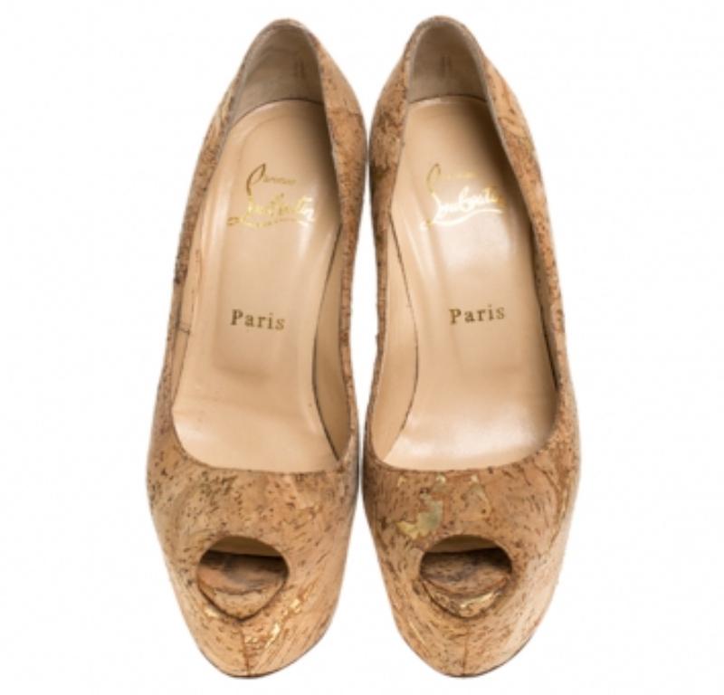 Escarpins à plateforme en liège beige à bouts ouverts Christian Louboutin, Taille 37.5 Bon état - En vente à Dubai, Al Qouz 2
