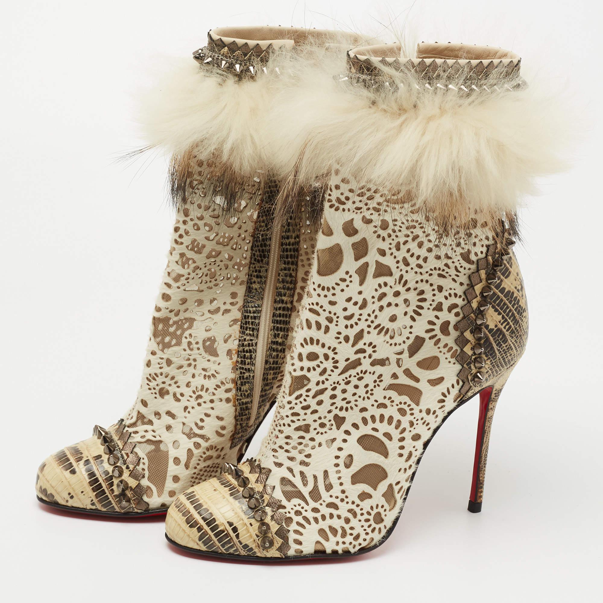 Christian Louboutin Beige/Cream Calf Hair And Fox Fur Ankle Boots Size 36 In New Condition For Sale In Dubai, Al Qouz 2