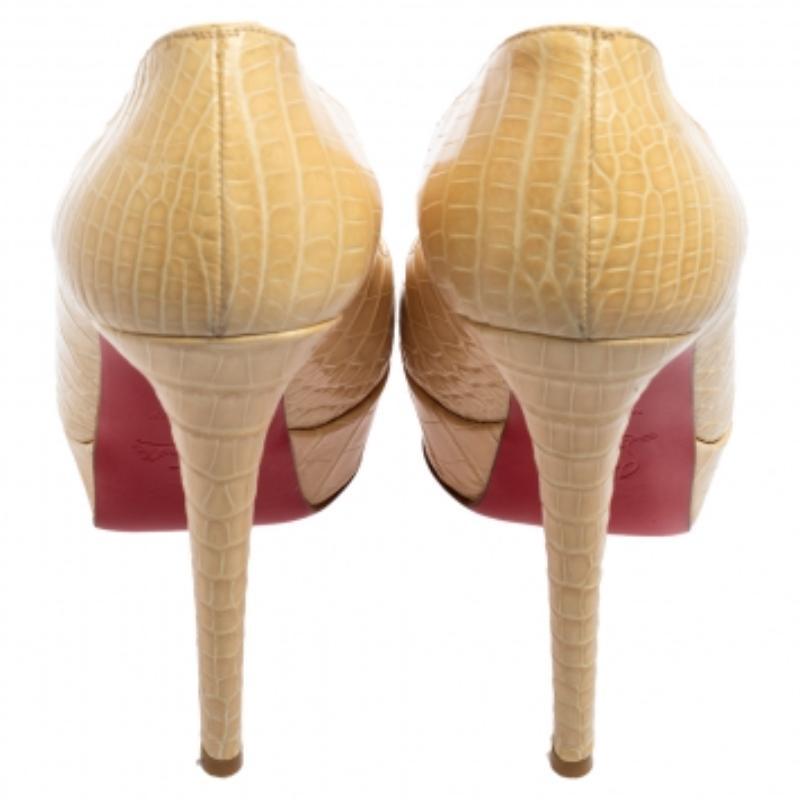 Donna Christian Louboutin Beige Croc Embossed Leather Bianca Platform Pumps Taglia 37 in vendita