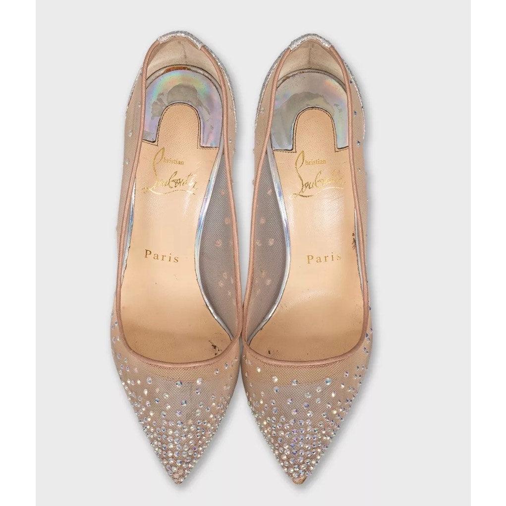 Step out in style with these stunning Christian Louboutin beige mesh pumps! These elegant shoes feature delicate crystal embellishments, adding a touch of sparkle to any outfit.

Size: 37.5 (true to brand sizing)

Condition: Very good with light