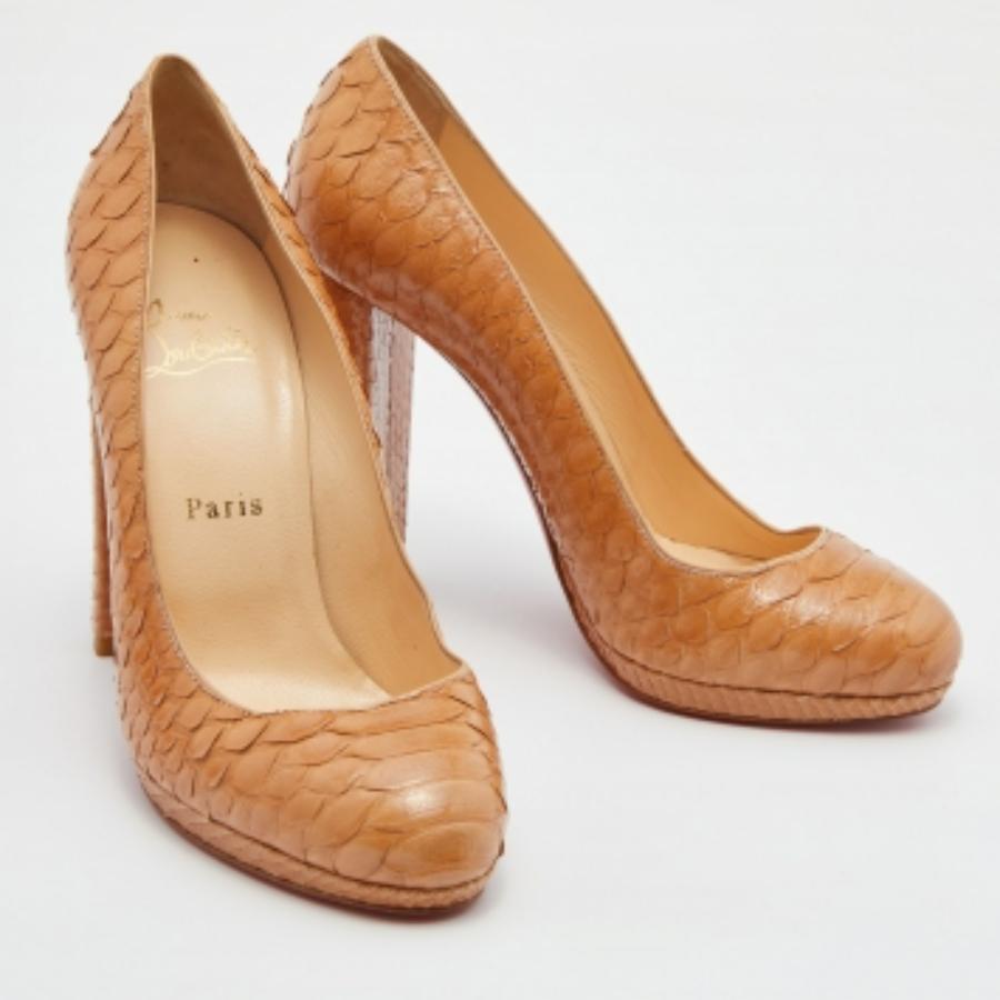 Donna Christian Louboutin Beige Crystal Python Grapi Platform Pumps Taglia 38.5 in vendita