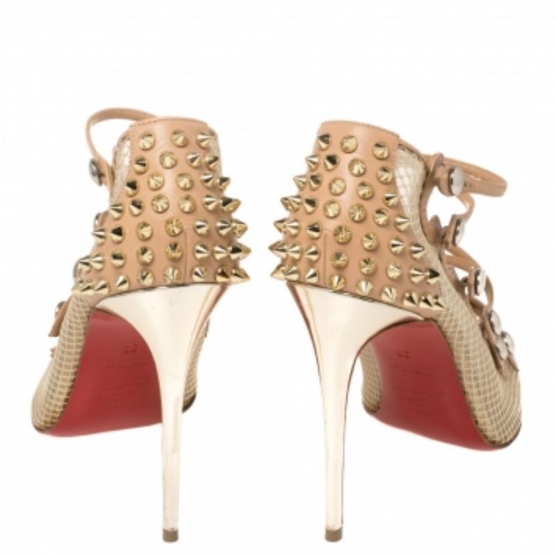 Christian Louboutin Beige Leather and Mesh Spike Strappy Sandals Size 39 In Good Condition For Sale In Dubai, Al Qouz 2