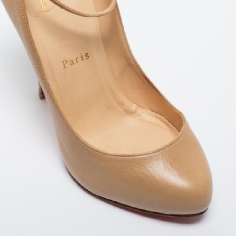Christian Louboutin Beige Leder-Pumps mit Knöchelriemen Größe 37,5 im Angebot 1
