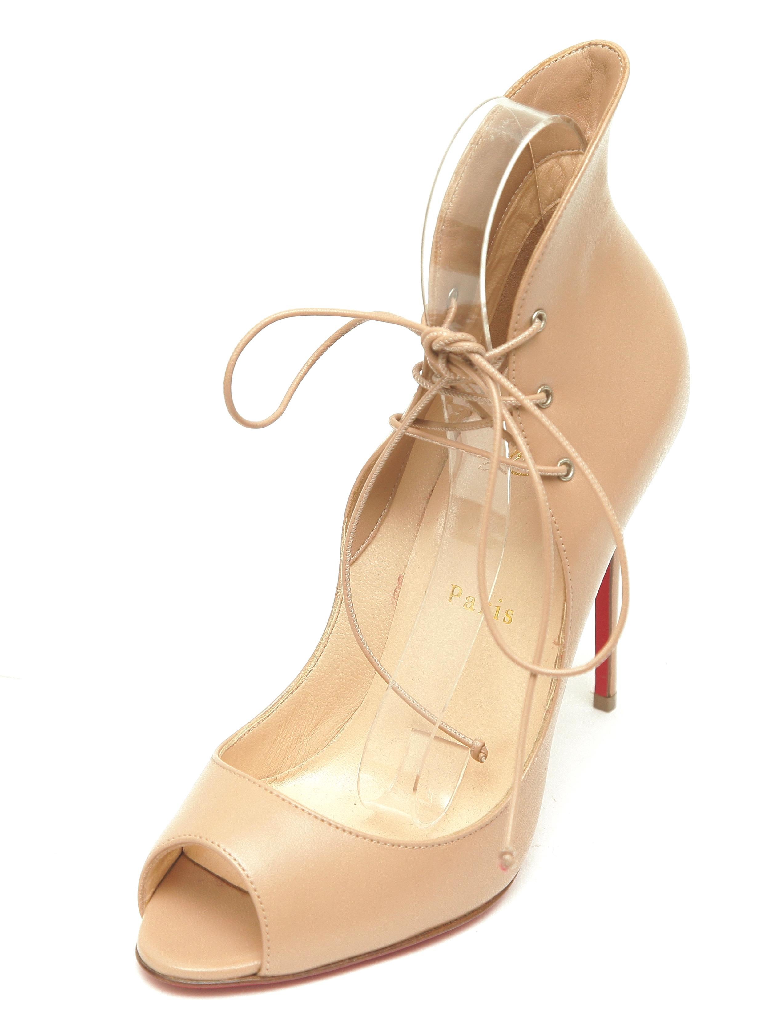 CHRISTIAN LOUBOUTIN Beige Leather MEGAVAMP Pump Laces Peep Toe Red Sole Sz 38 In New Condition For Sale In Hollywood, FL