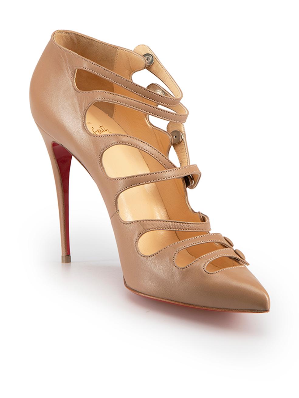 CONDITION is Very good. Hardly any visible wear to heels is evident on this used Christian Louboutin designer resale item. Comes in original box with dust bag.
 
 Details
 Viennana
 Beige
 Leather
 Strappy heels
 Pointed toe
 High heel
 Snap buttons