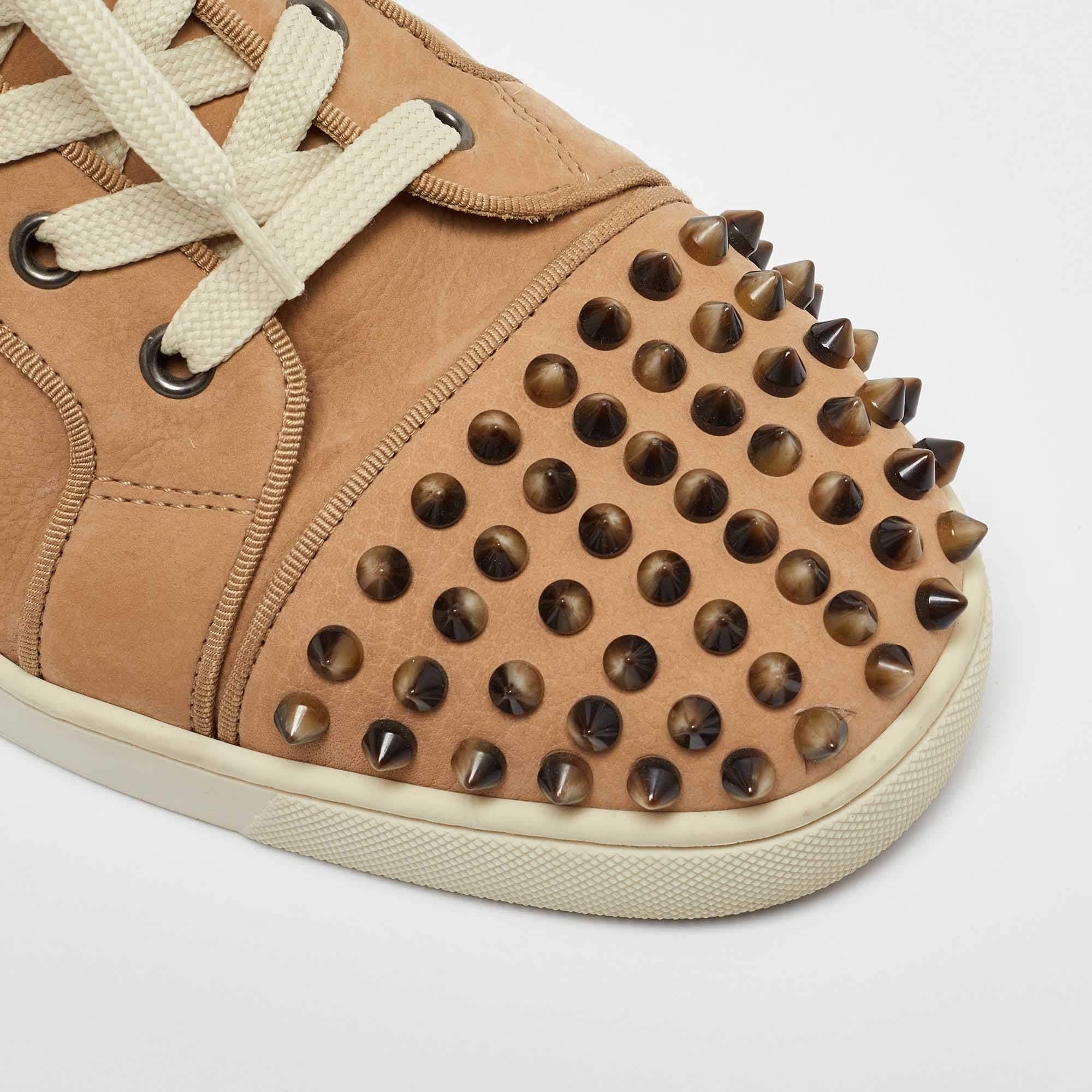 Christian Louboutin Sneakers alte in pelle nabuk beige 43 in vendita 3