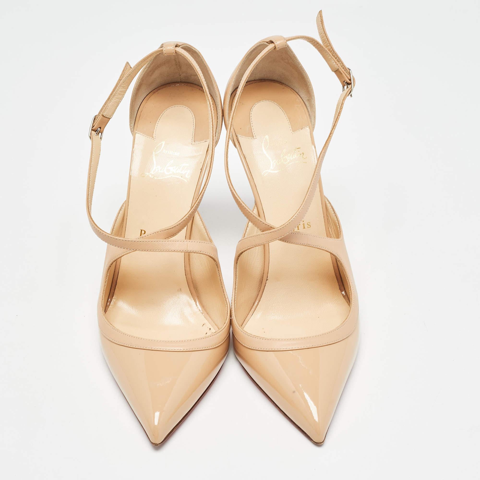 Christian Louboutin Beige Patent and Leather Crissos Pumps Size 40.5 In Good Condition In Dubai, Al Qouz 2