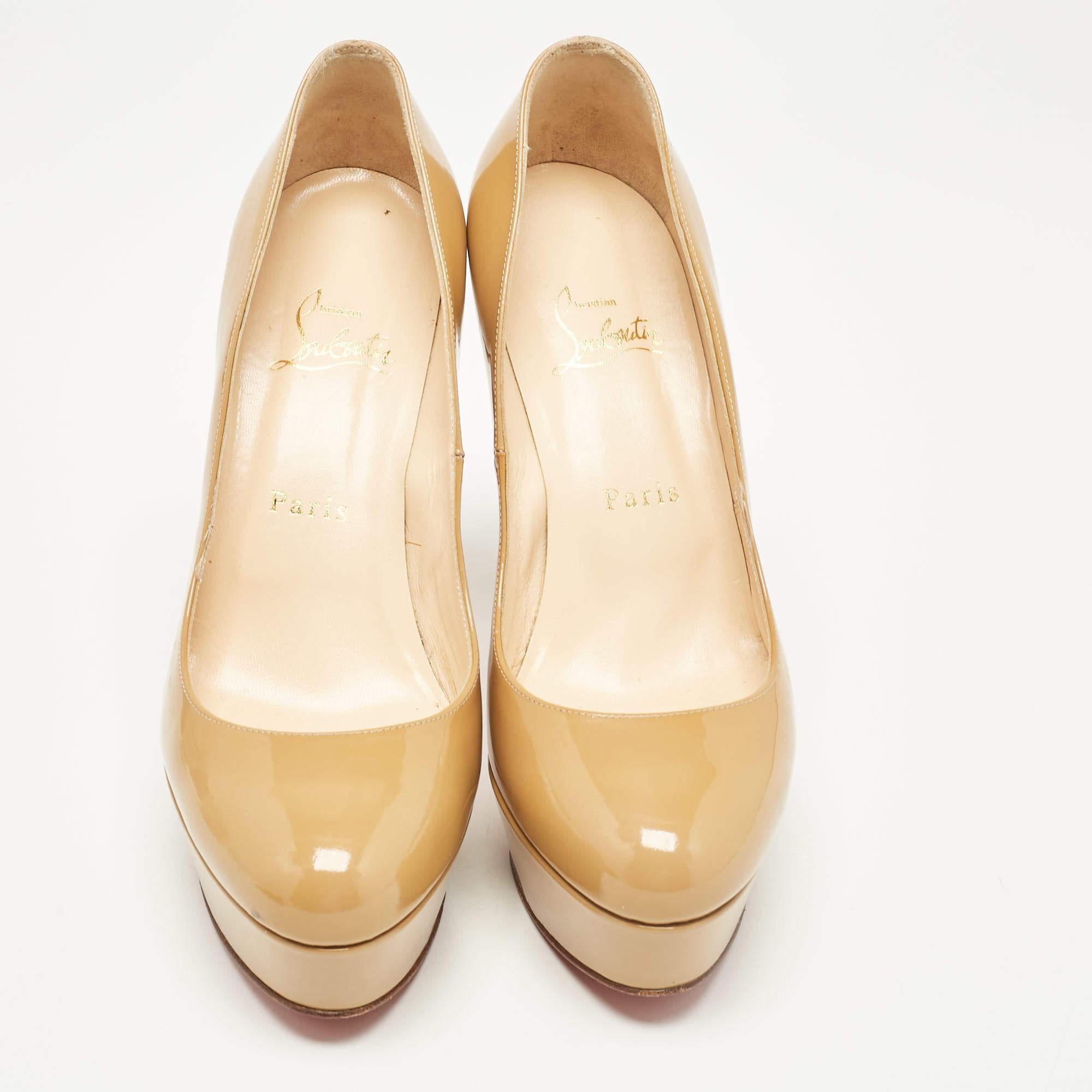 Christian Louboutin Beige Patent Bianca Platform Pumps Size 38 In Good Condition For Sale In Dubai, Al Qouz 2