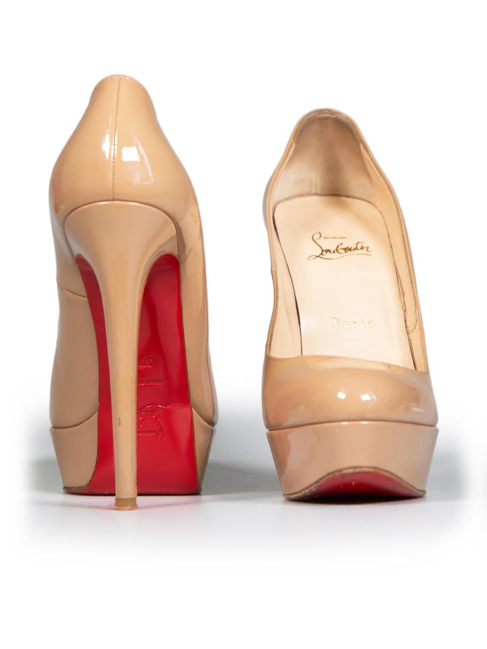 Christian Louboutin Beige Patent Bianca Pumps Taglia IT 37.5 In condizioni buone a London, GB