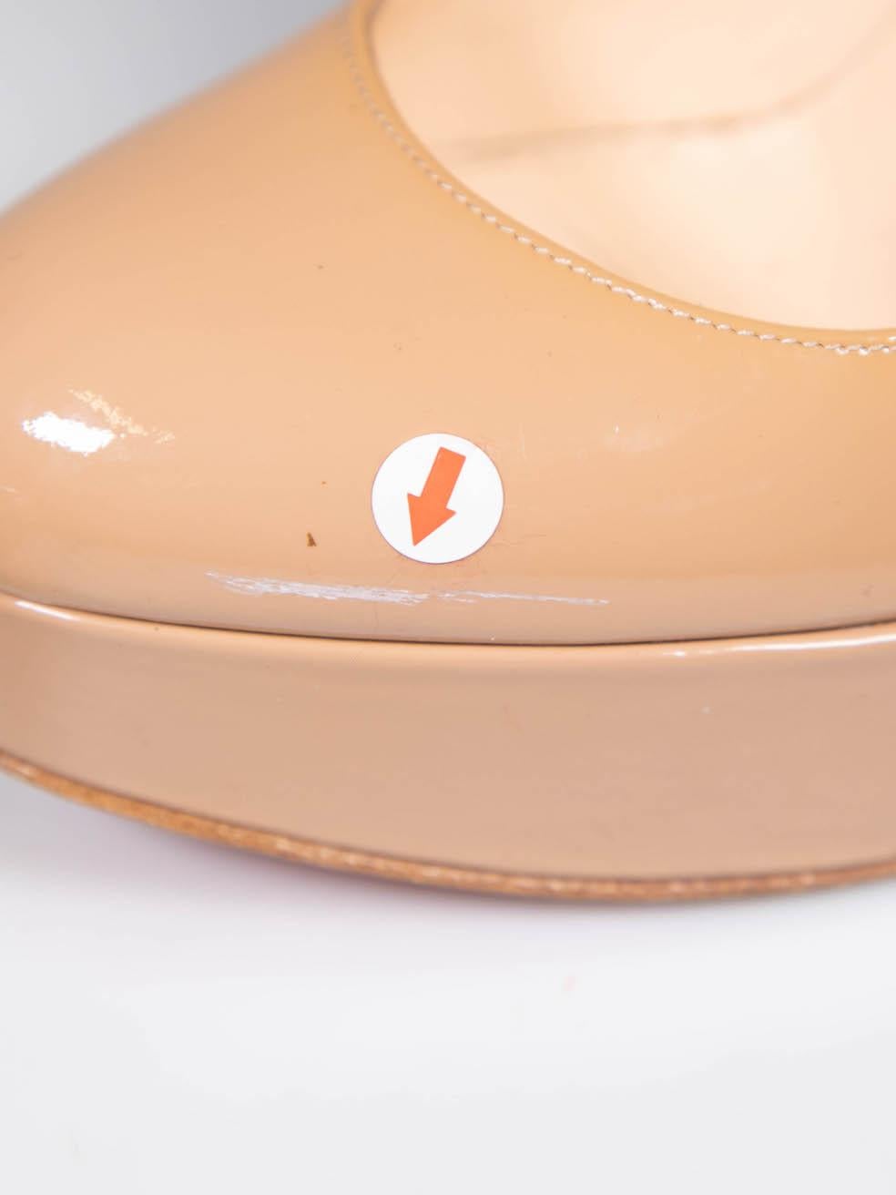 Christian Louboutin Beige Patent Bianca Pumps Taglia IT 37.5 1