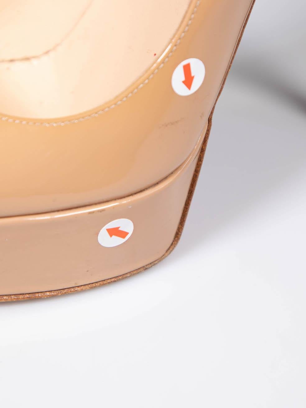 Christian Louboutin Beige Patent Bianca Pumps Taglia IT 37.5 2